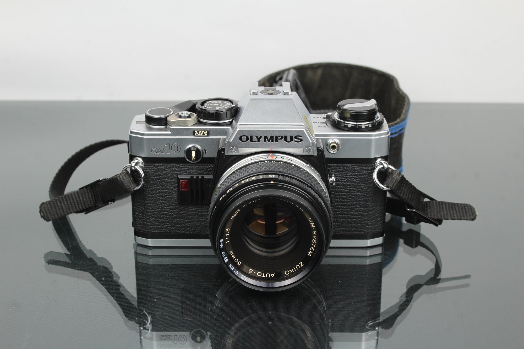 Olympus OM 10 + objectif Olympus 50mm 1:1.8