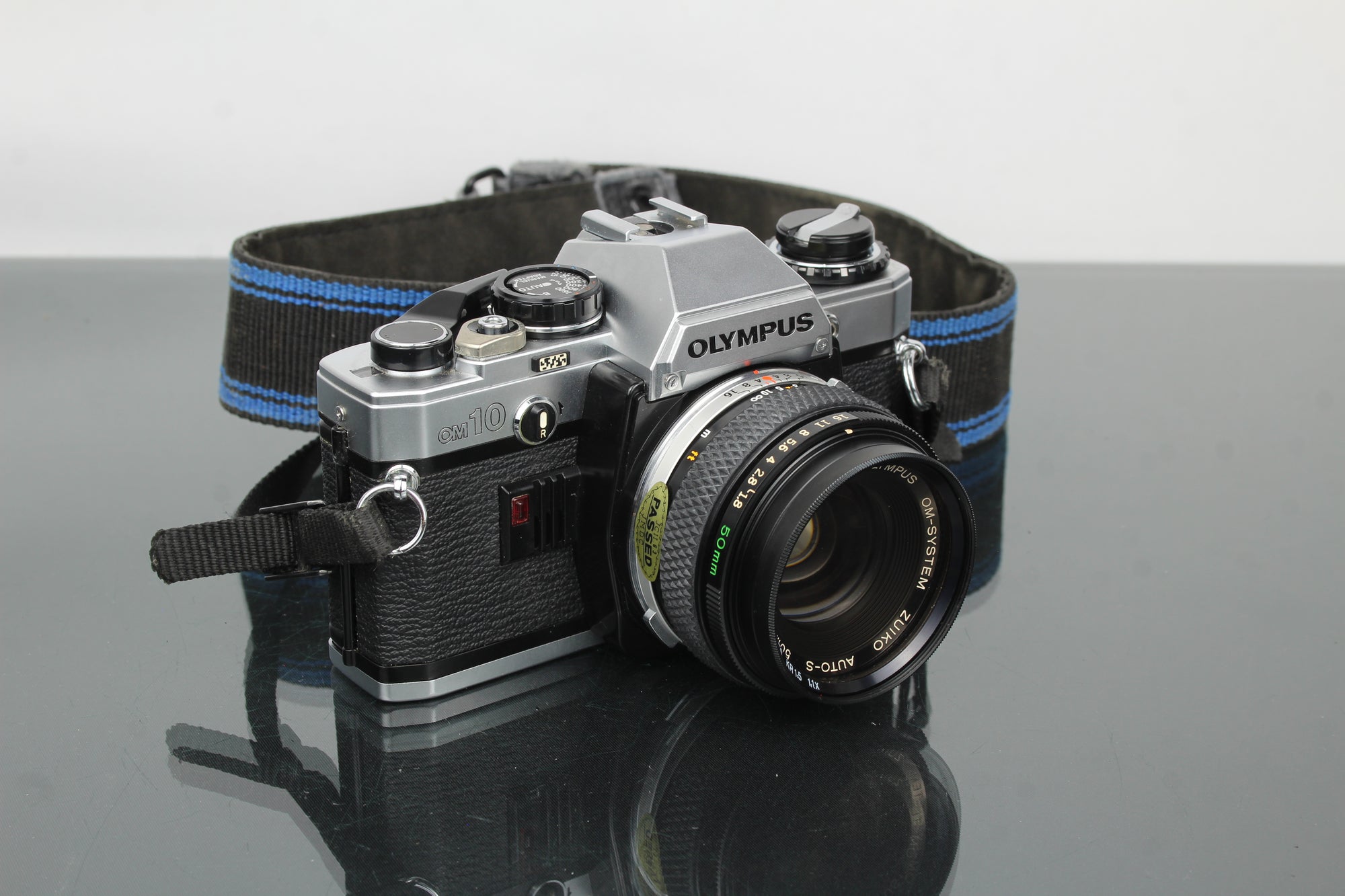 Olympus OM 10 + objectif Olympus 50mm 1:1.8