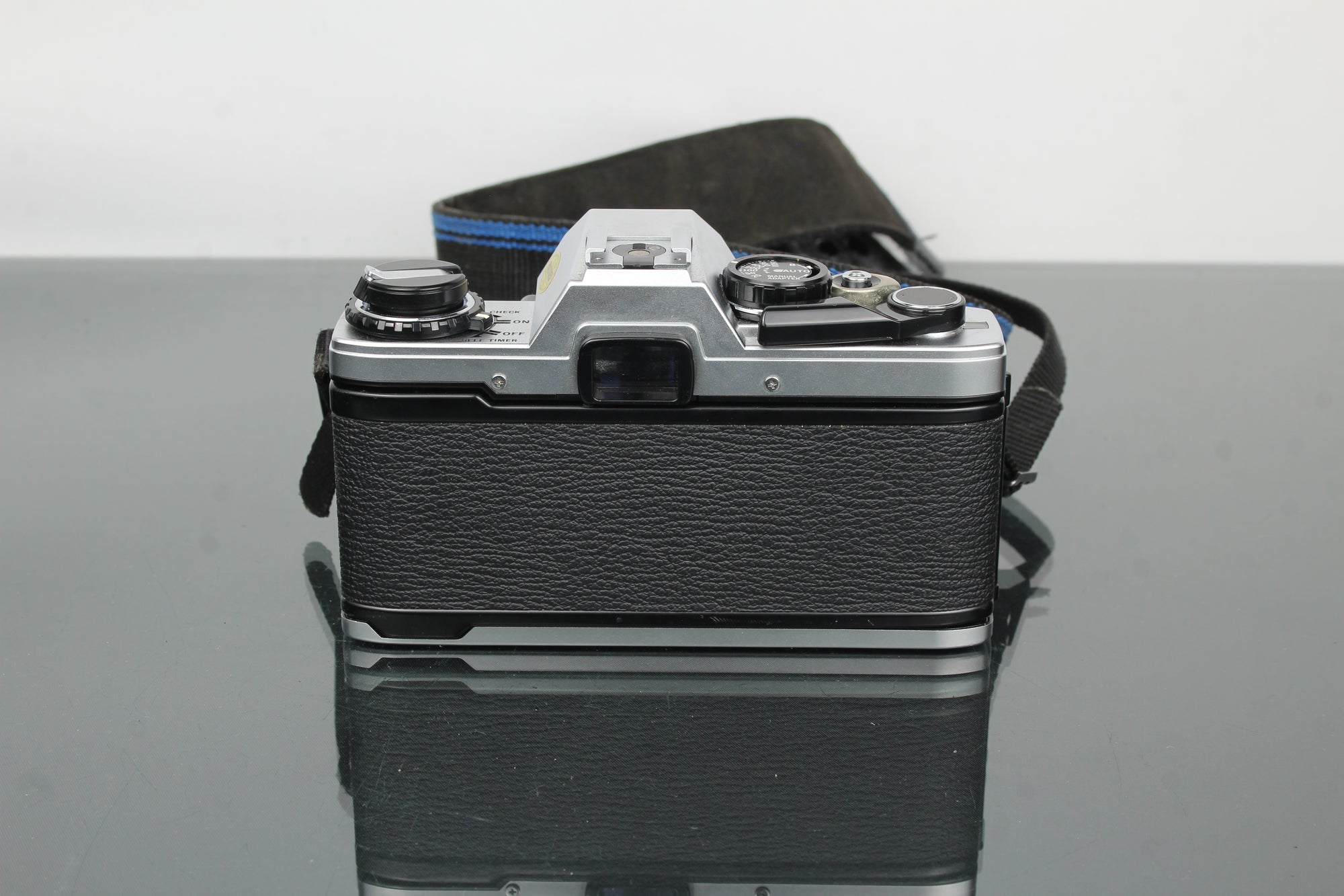 Olympus OM 10 + objectif Olympus 50mm 1:1.8