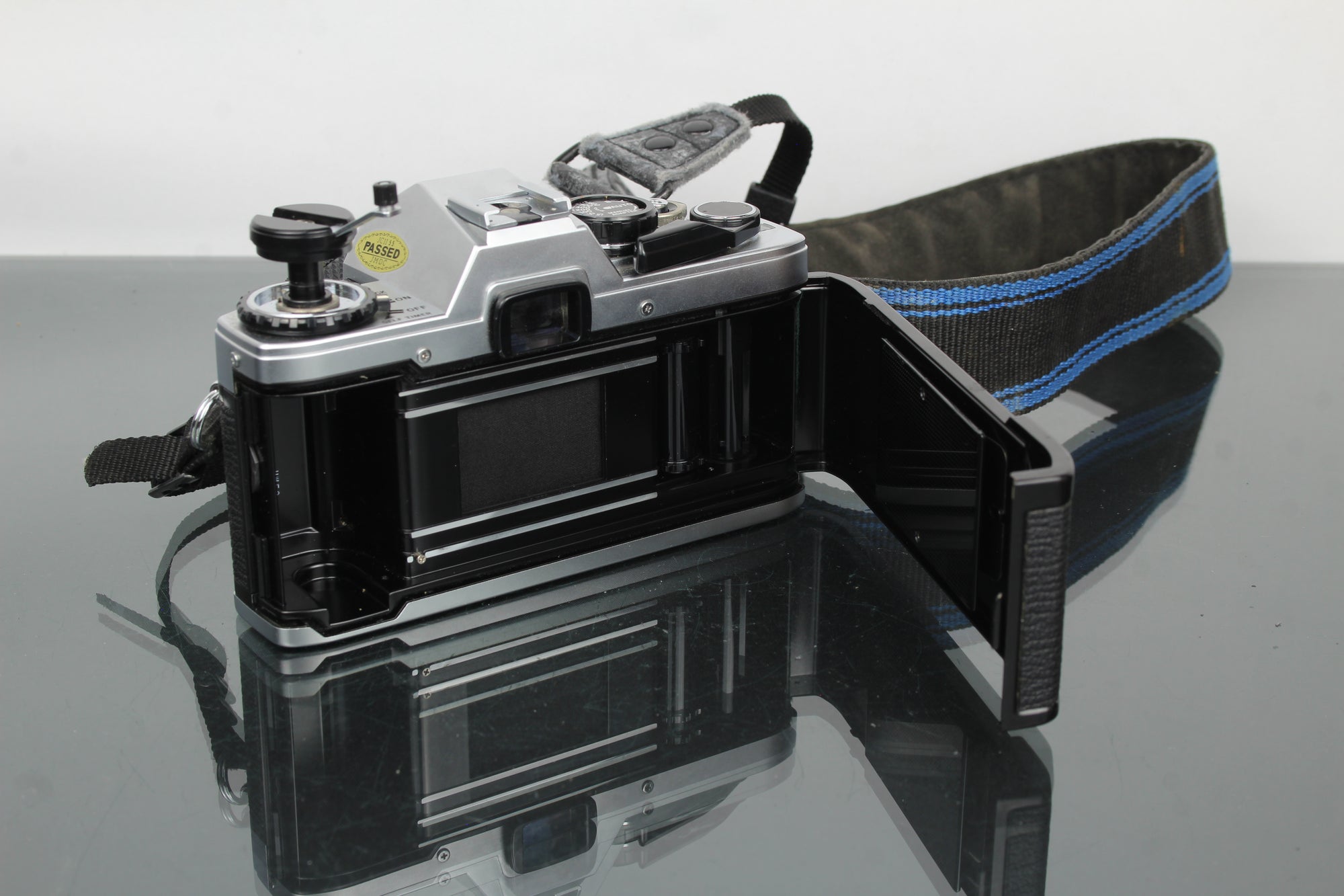 Olympus OM 10 + objectif Olympus 50mm 1:1.8