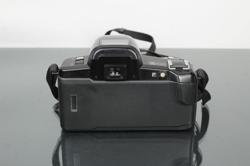 Pentax Z-10 + objectif 1:4-5.6 35-80mm
