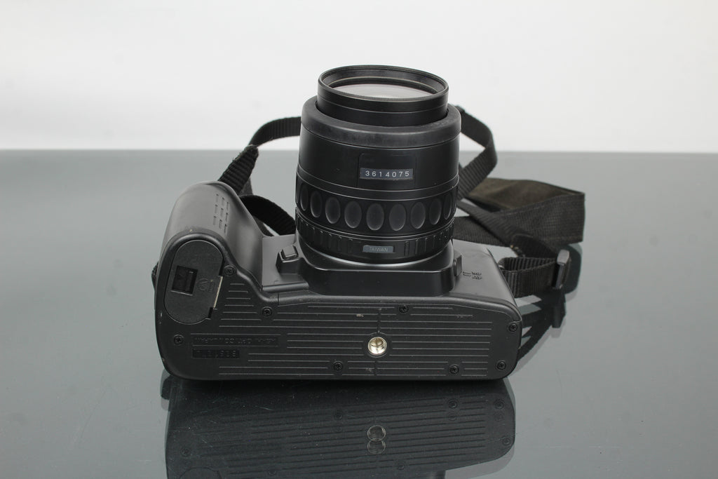 Pentax Z-10 + objectif 1:4-5.6 35-80mm