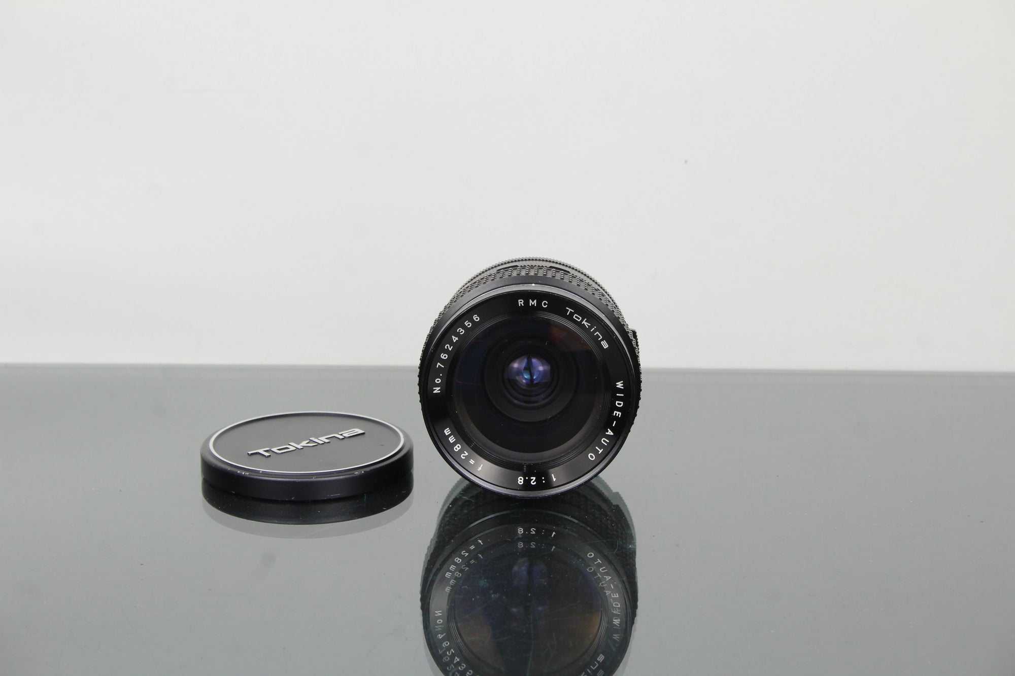 Tokina Wide-Auto 1:2.8 f=28mm Monture M42