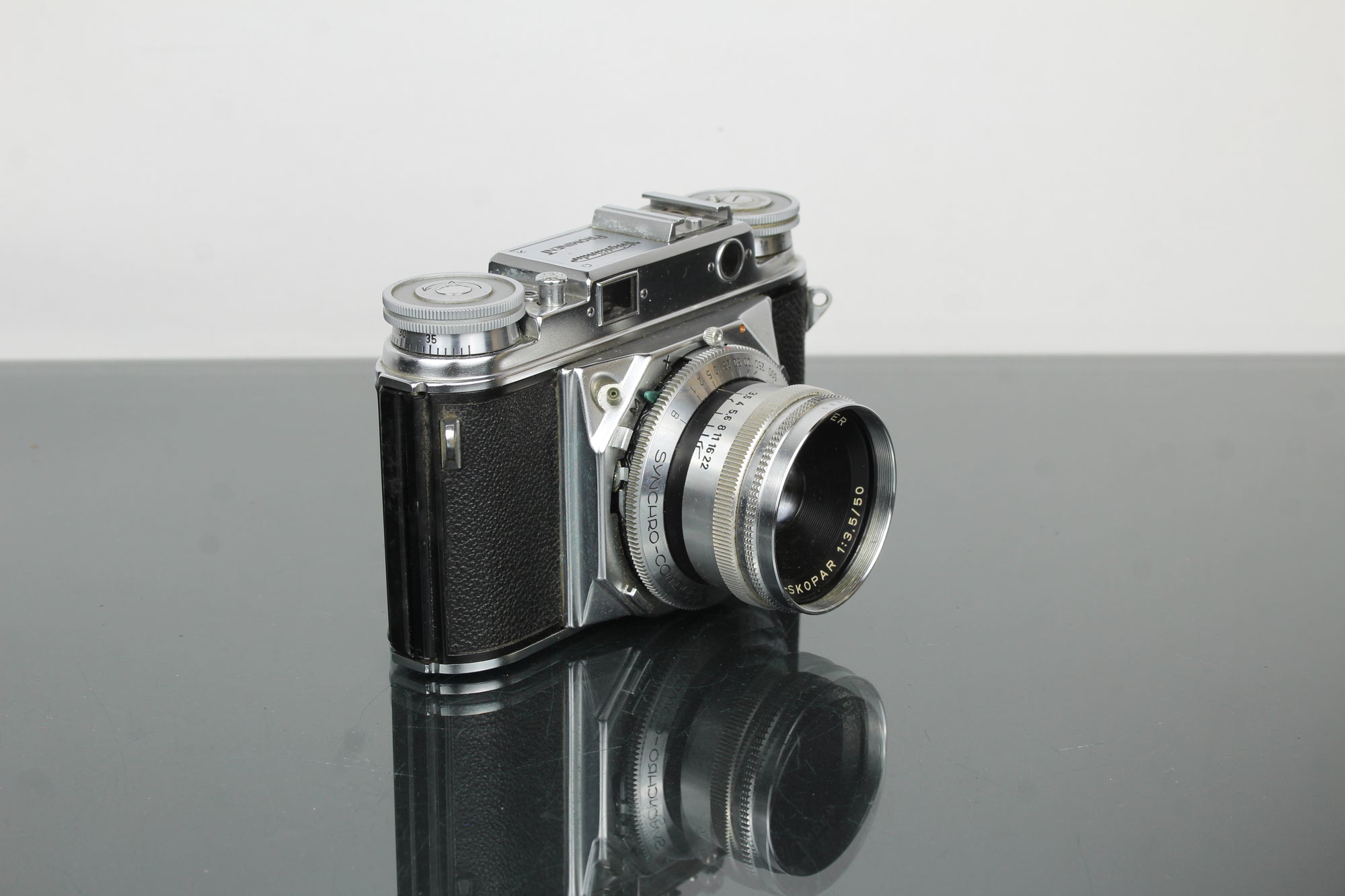 Voigtlander Prominent + objectif 50 mm f/1.5 Nokton