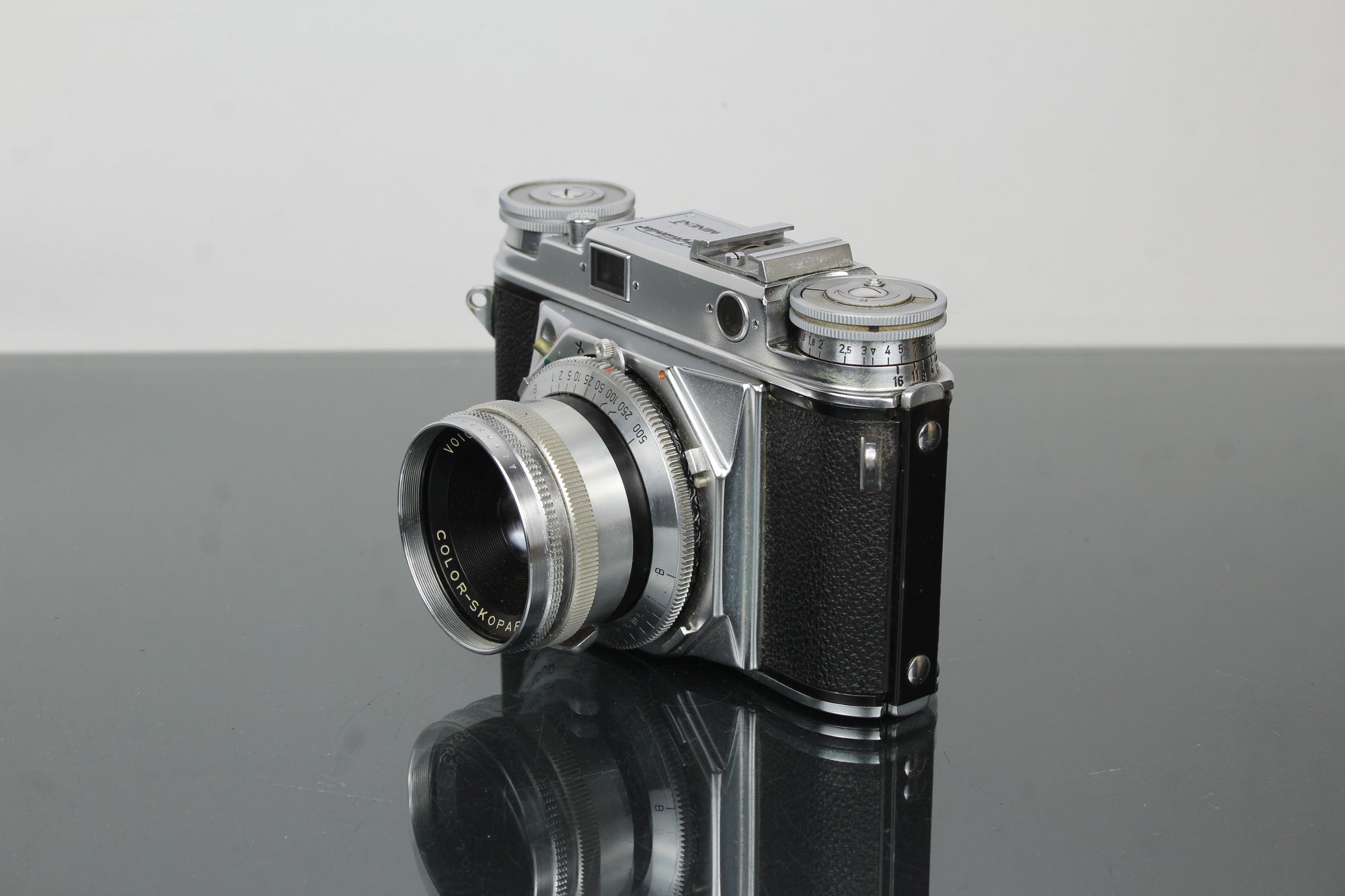 Voigtlander Prominent + objectif 50 mm f/1.5 Nokton