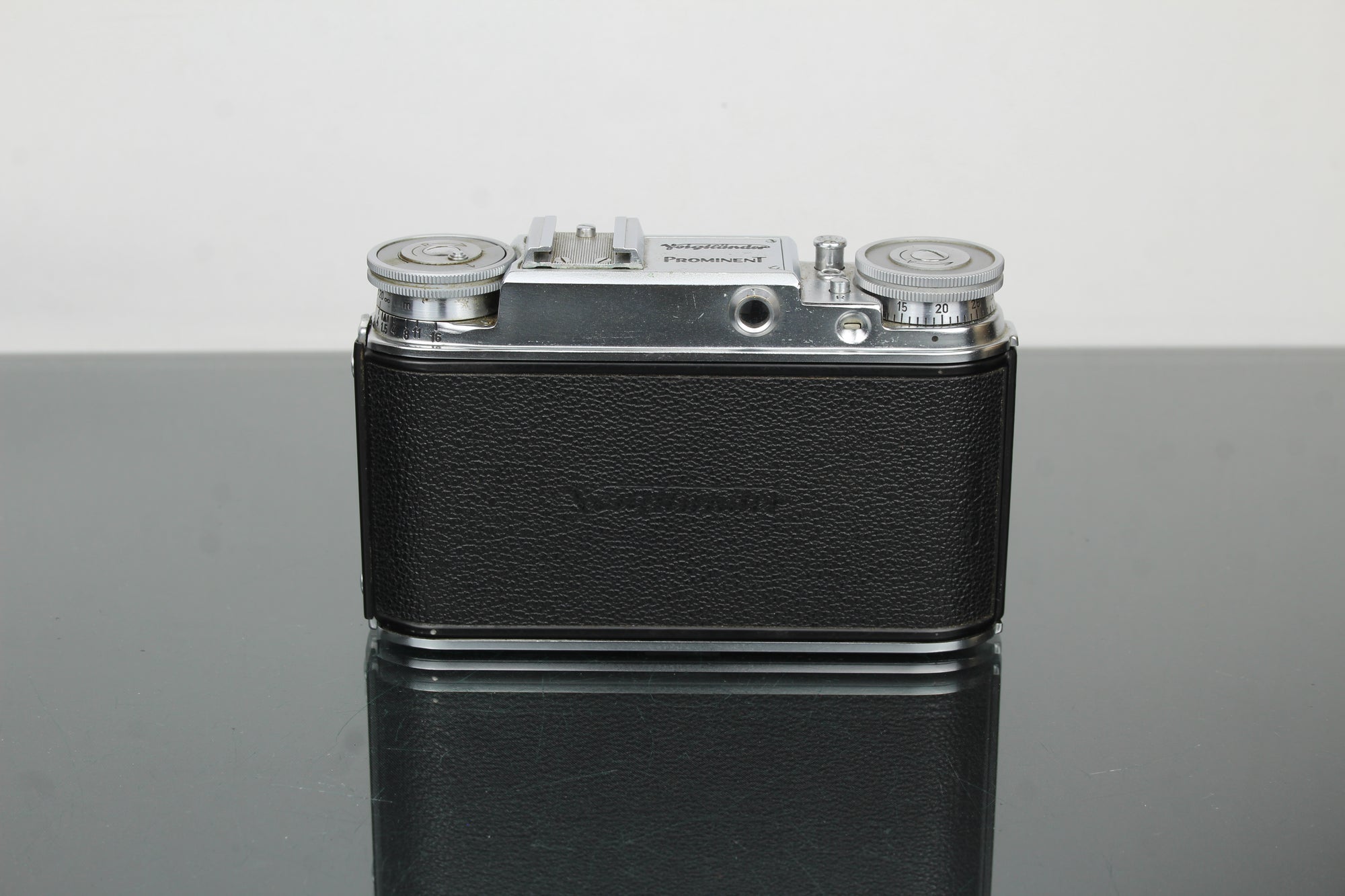 Voigtlander Prominent + objectif 50 mm f/1.5 Nokton