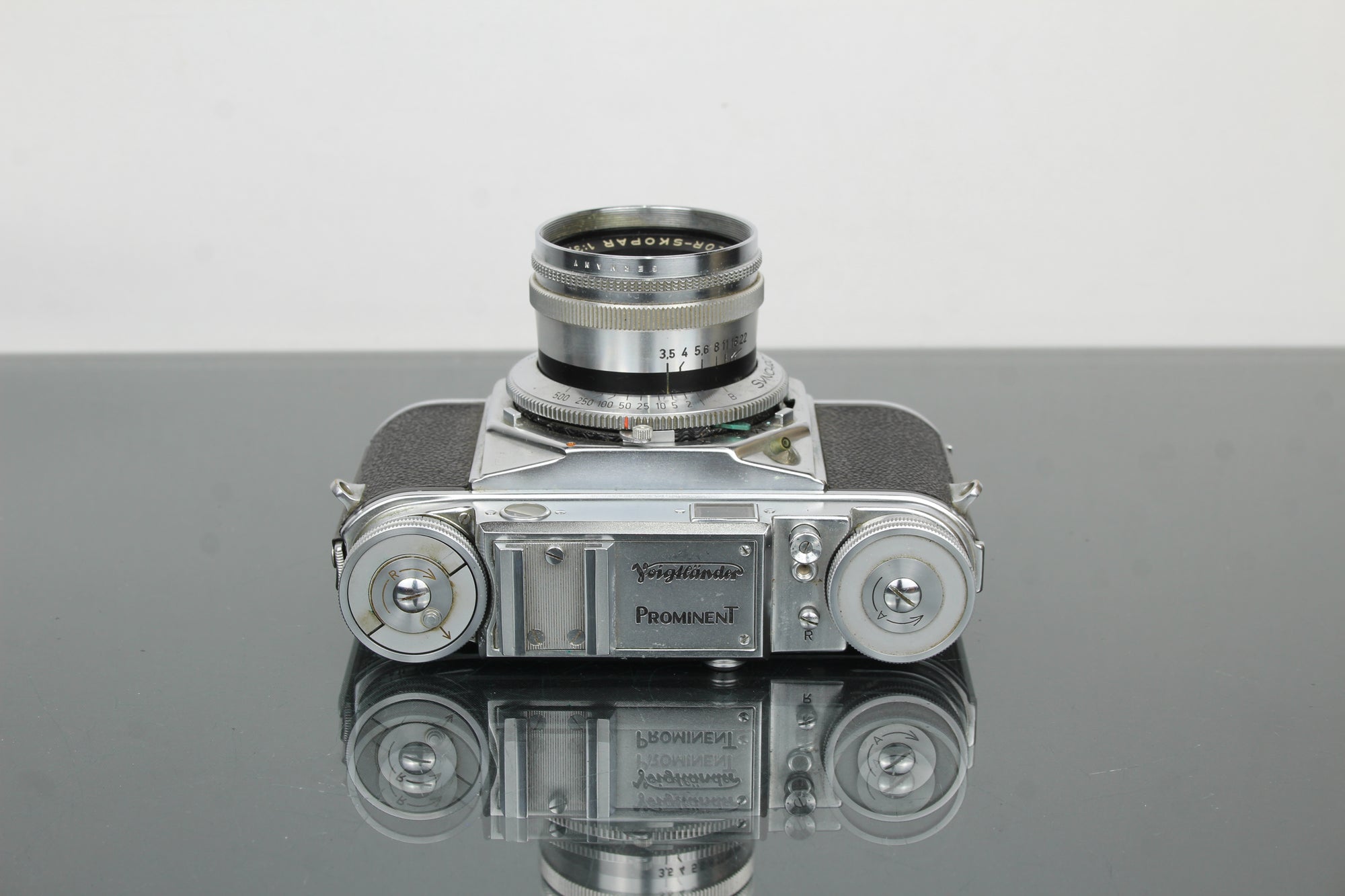 Voigtlander Prominent + objectif 50 mm f/1.5 Nokton