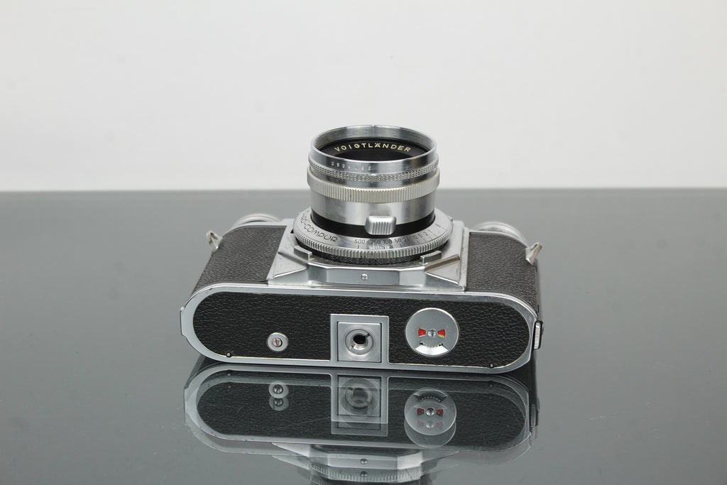 Voigtlander Prominent + objectif 50 mm f/1.5 Nokton