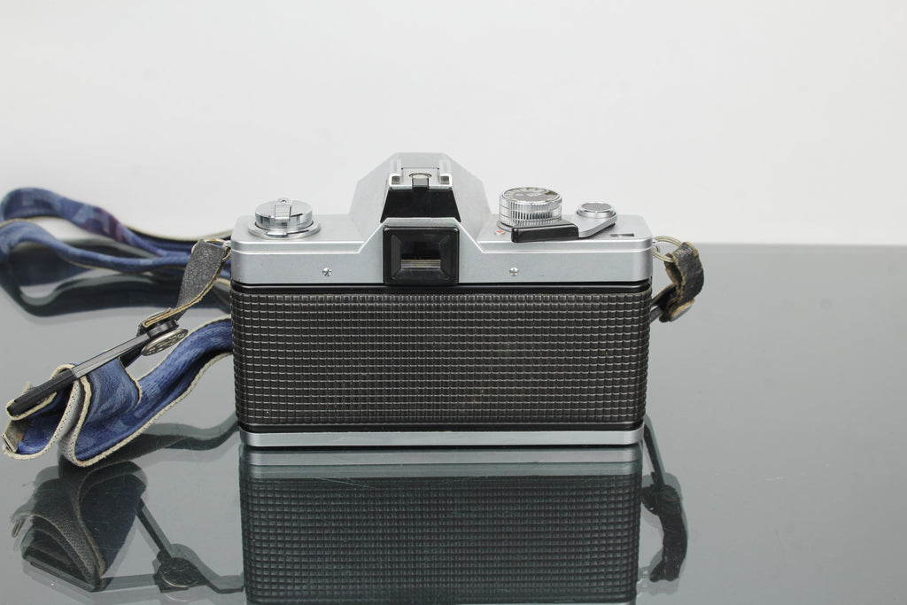 <tc>Praktica</tc> MTL 3 + objectif Pentacon auto 2.8/29 M42