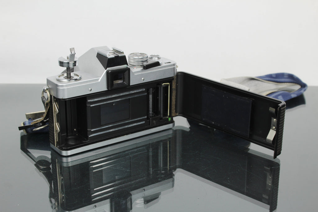 <tc>Praktica</tc> MTL 3 + objectif Pentacon auto 2.8/29 M42