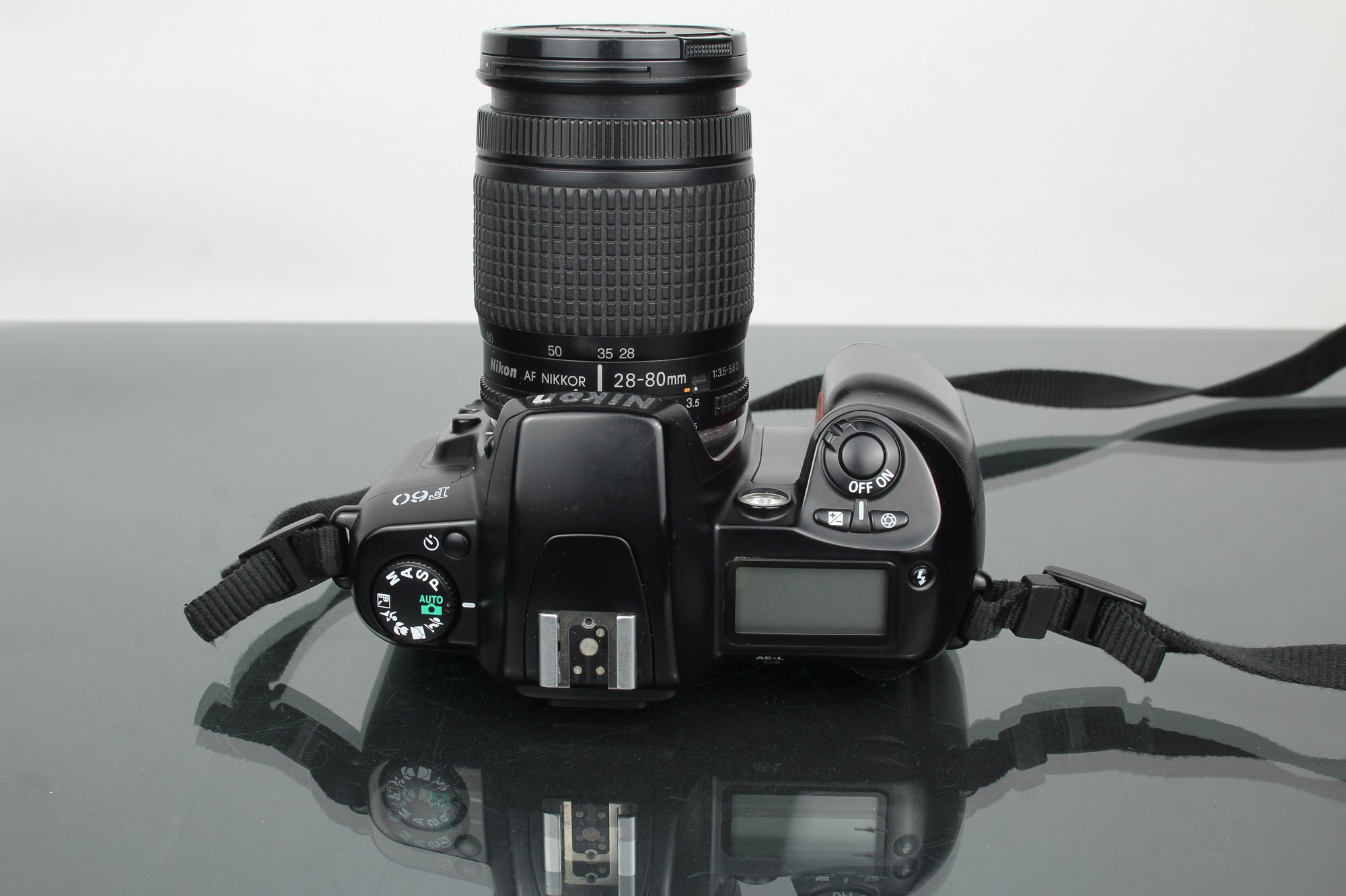 Nikon F60 + objectif AF Nikkor 28-80mm 1:3.5-5.6 D