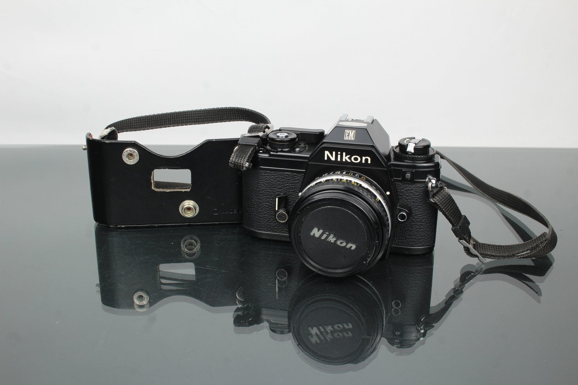 Nikon EM + objectif 50 mm 1:1.8 Series E