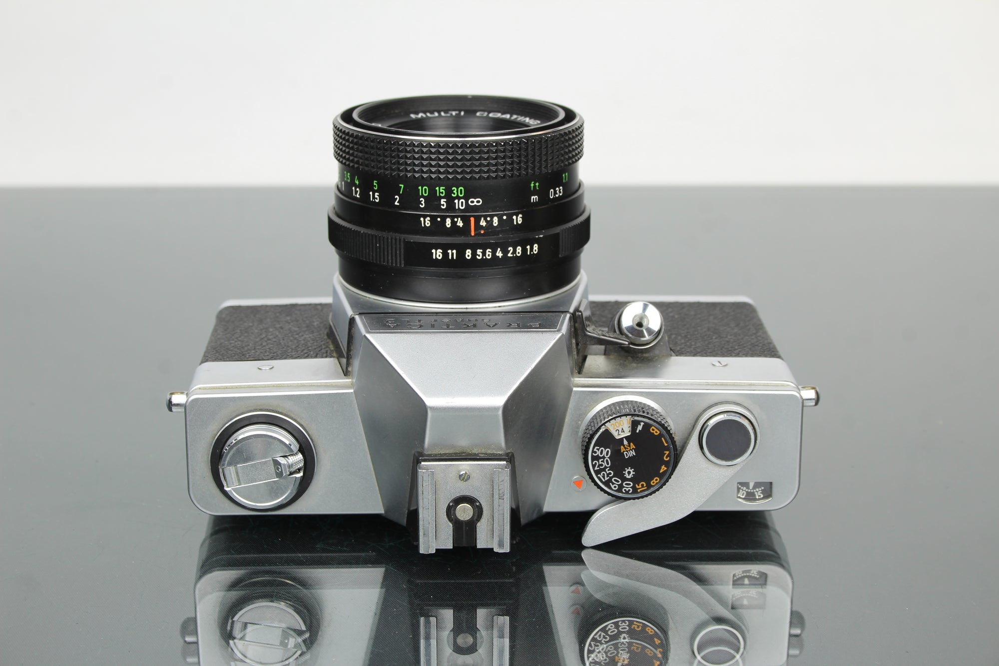 <tc>Praktica</tc> super TL2 + objectif Pentacon électrique 50mm 1.8 M42