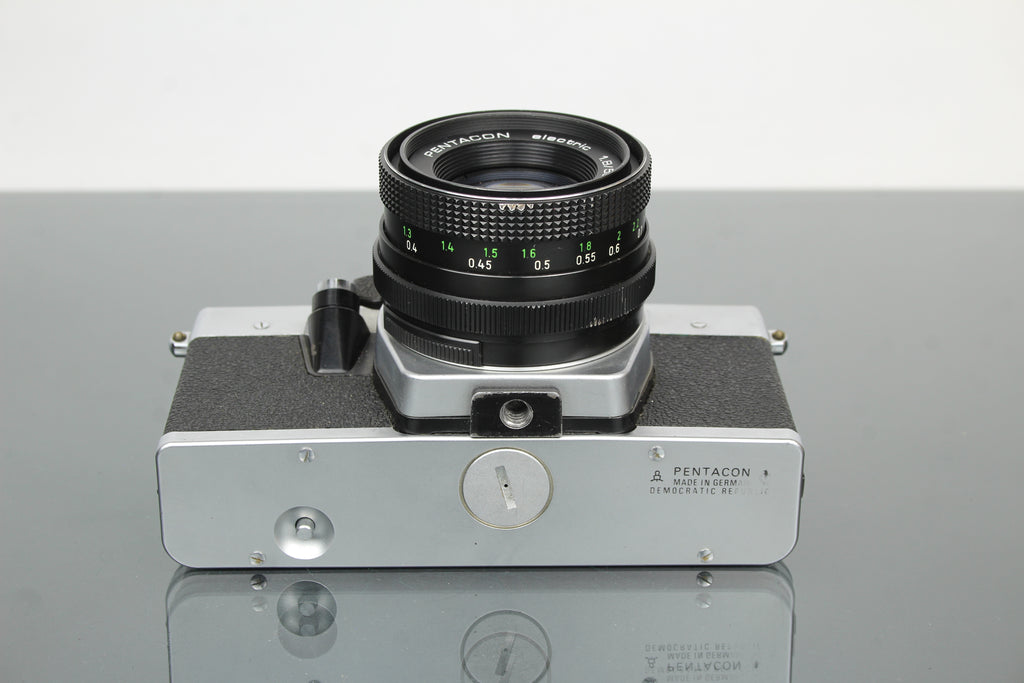 <tc>Praktica</tc> super TL2 + objectif Pentacon électrique 50mm 1.8 M42