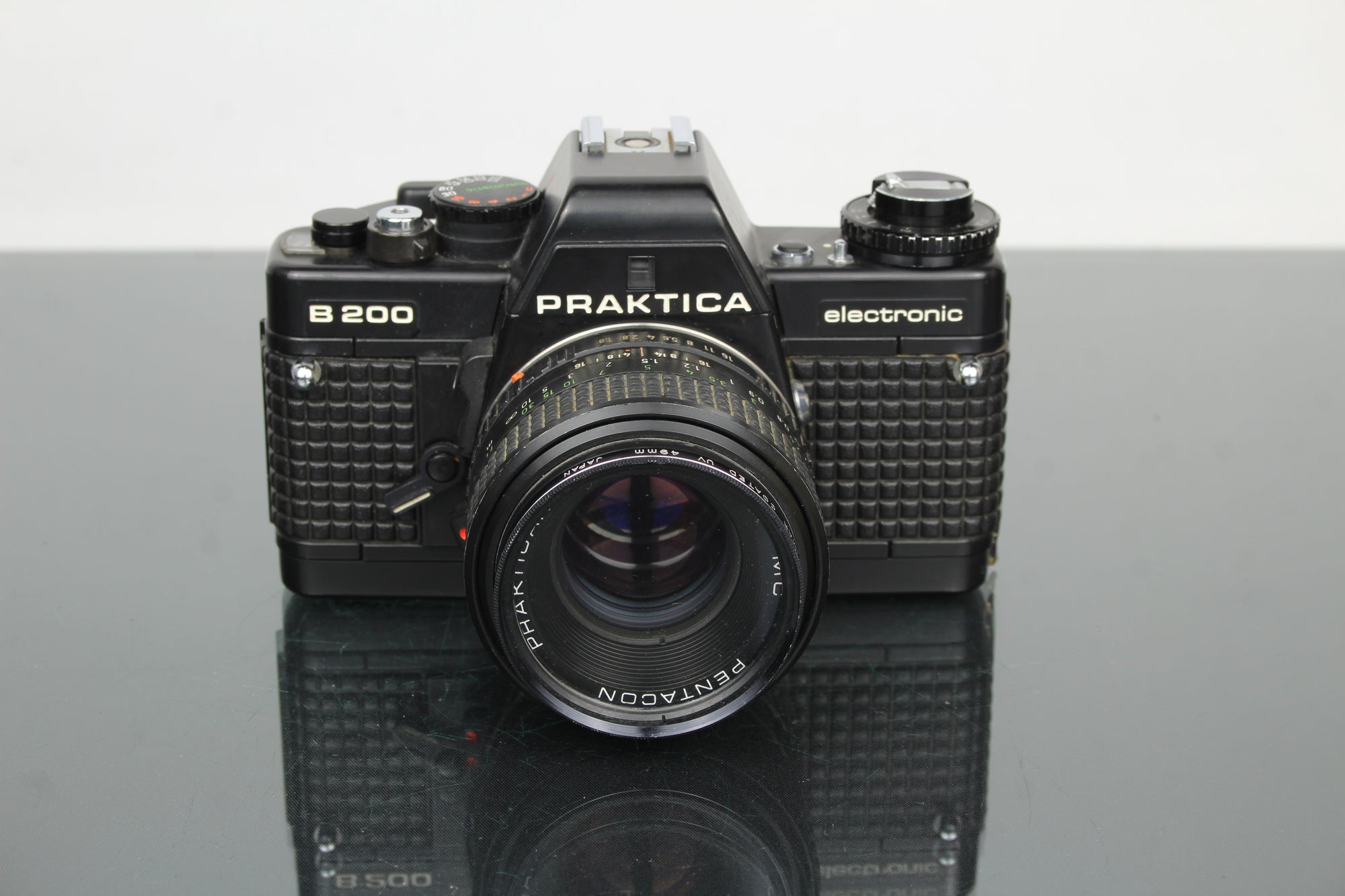 Praktica B200 electronic + Prakticar 50mm 1.8 lens