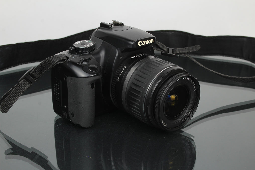 Canon EOS Rebel XTI + objectif Canon EF-S 18-55mm 1:3.5-5.6