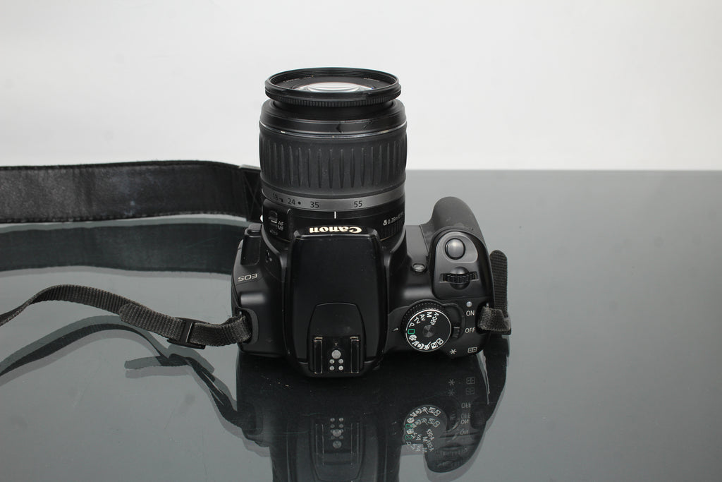 Canon EOS Rebel XTI + objectif Canon EF-S 18-55mm 1:3.5-5.6
