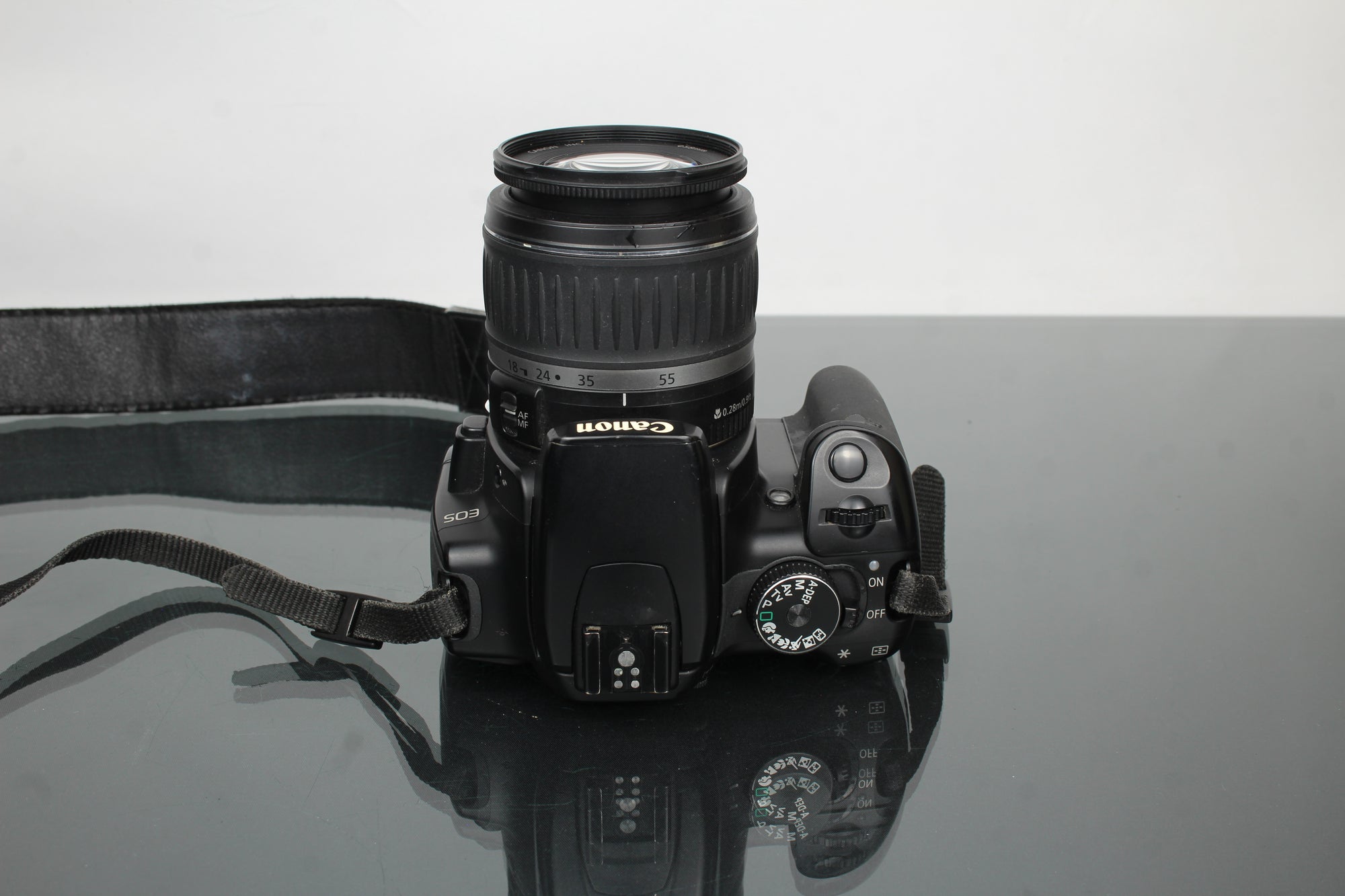 Canon EOS Rebel XTI + objectif Canon EF-S 18-55mm 1:3.5-5.6