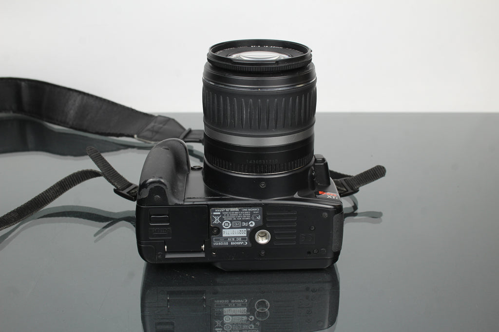 Canon EOS Rebel XTI + objectif Canon EF-S 18-55mm 1:3.5-5.6