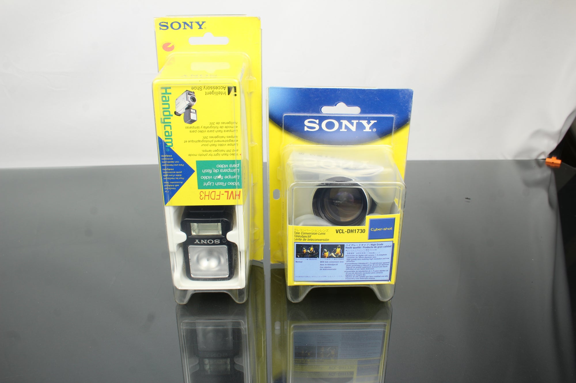 Sony HVL-FDH3 Flash + Objectif de conversion télé Sony VCL-DH1730