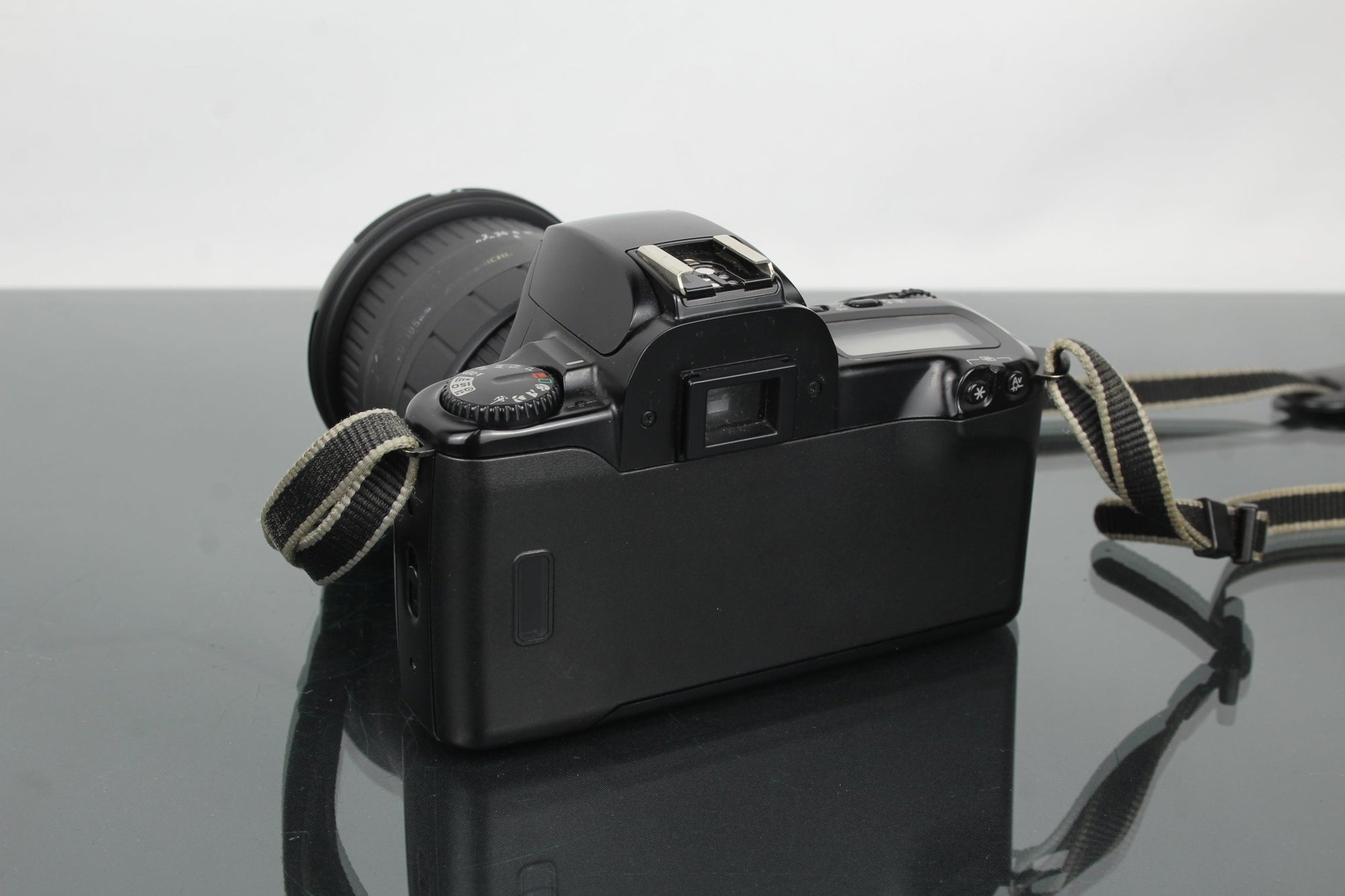 Canon EOS RebelX S + 28 - 105mm 1:2.8 - 4 Canon EF lens - Dutch|Thrift