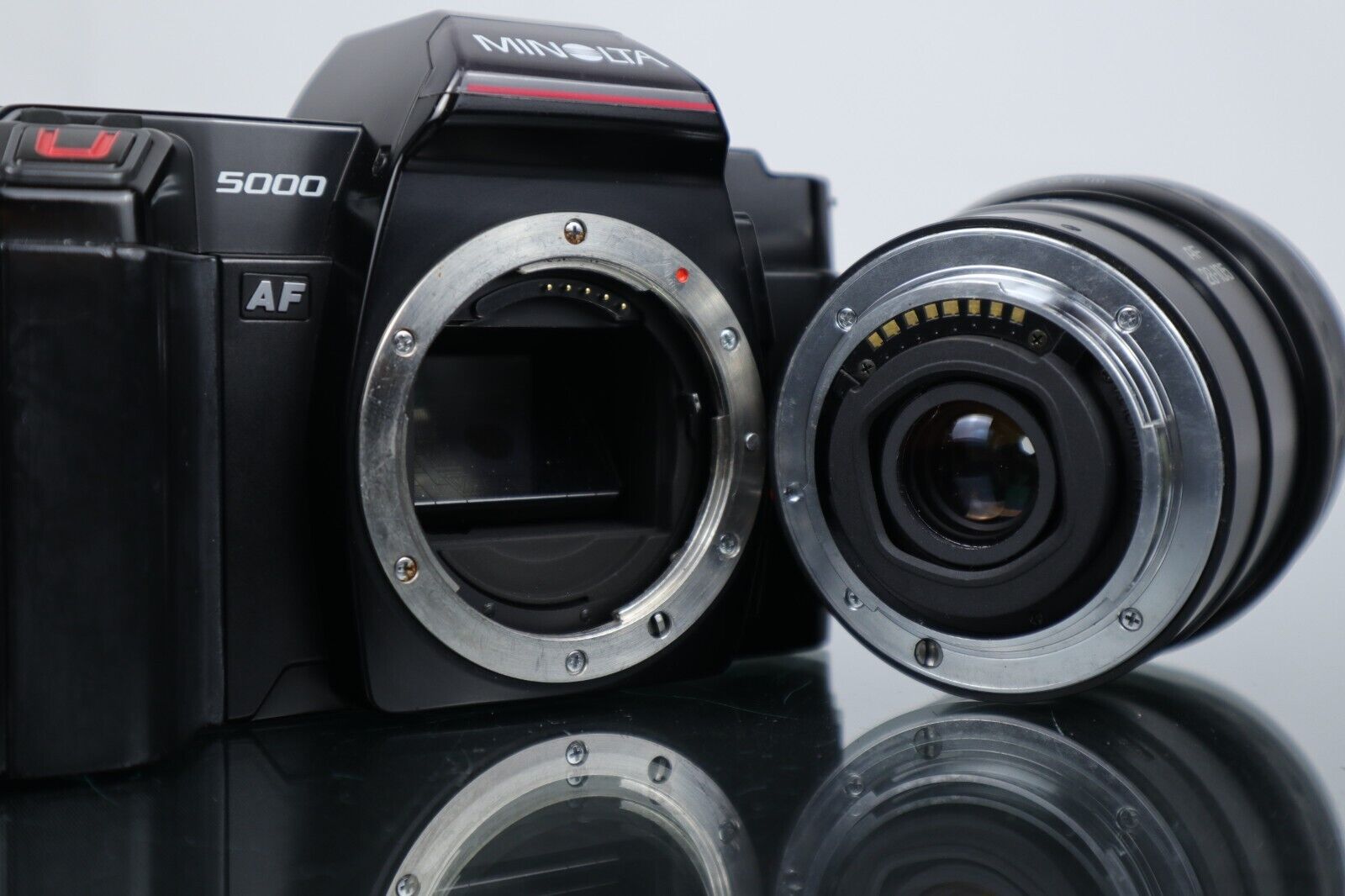 📷 Minolta 5000 AF | 35mm SLR Film Camera | Minolta Zoom Xi 28 - 105mm Lens - Dutch|Thrift