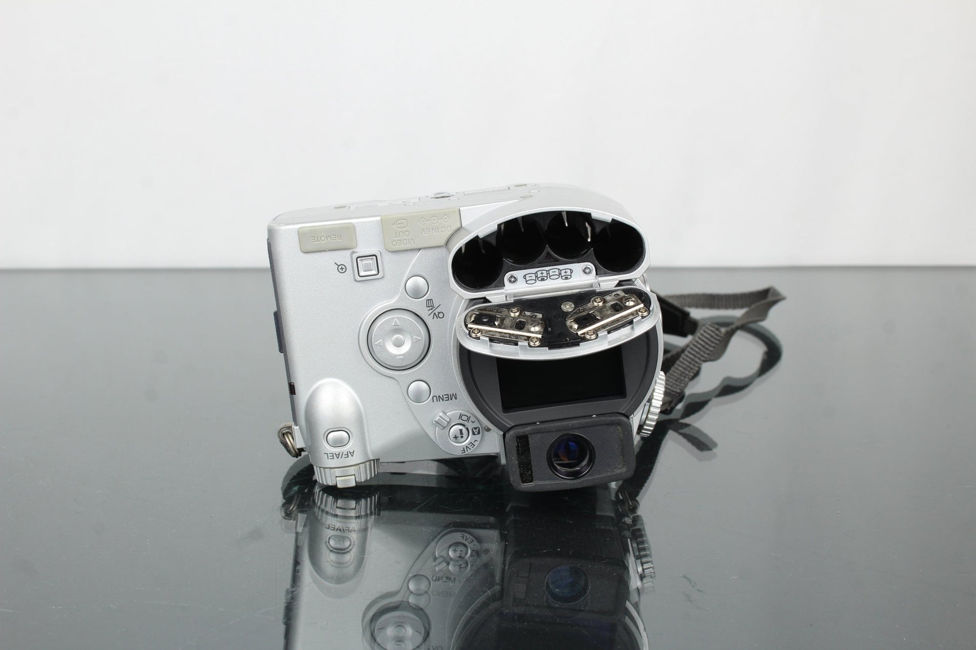 Minolta Dimage 7 - Dutch|Thrift