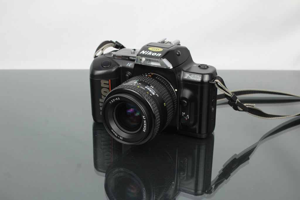 Nikon AF F - 401S + 35 - 70mm 1:3.3 - 4.5 Nikon F - mount lens - Dutch|Thrift