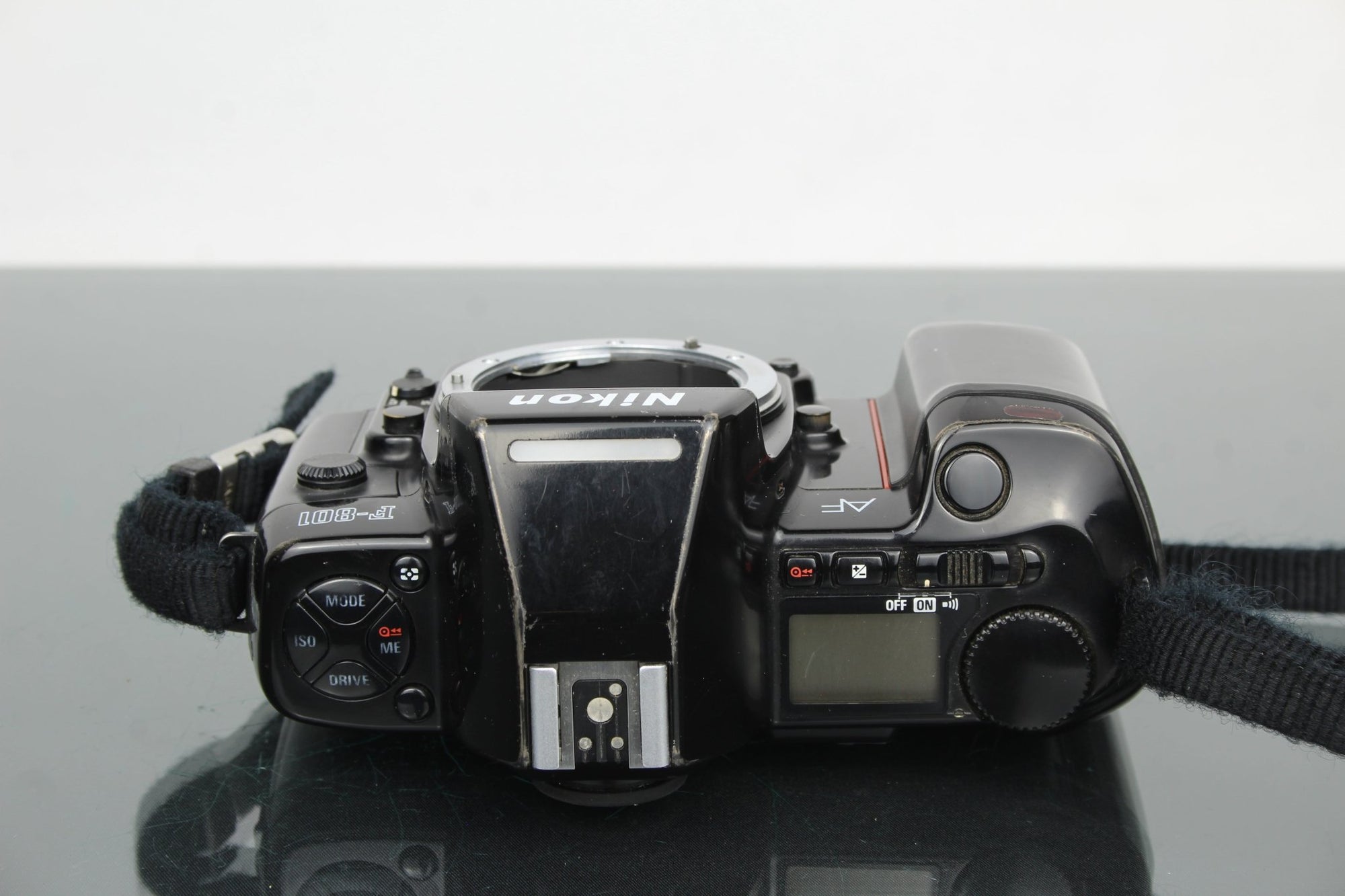 Nikon F - 801 - Dutch|Thrift