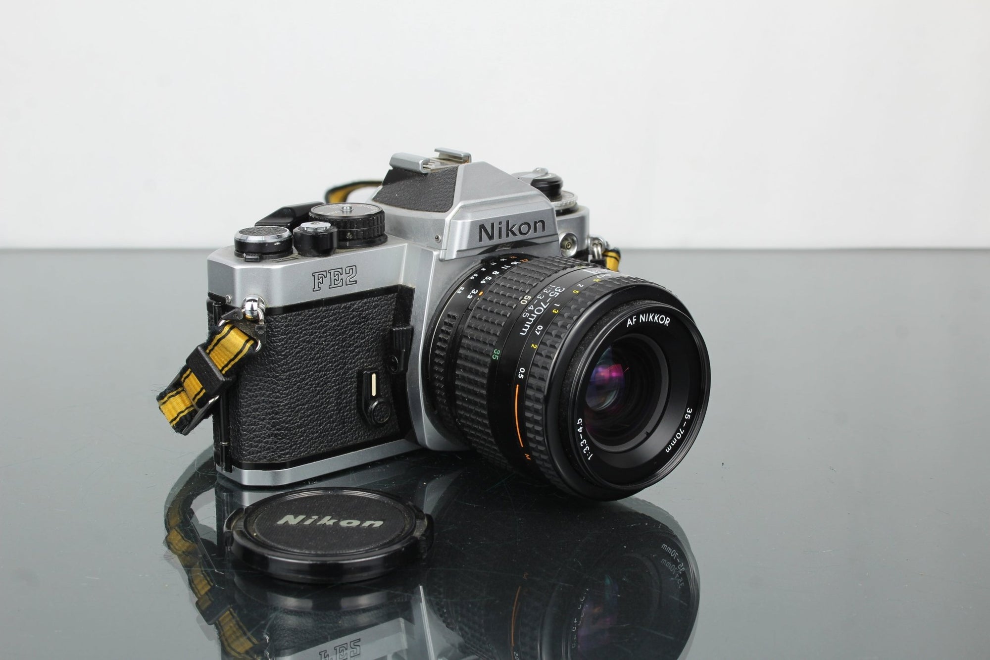 Nikon FE2 + Nikkor 35 - 70mm 1:3.3 - 4.5 lens - Dutch|Thrift