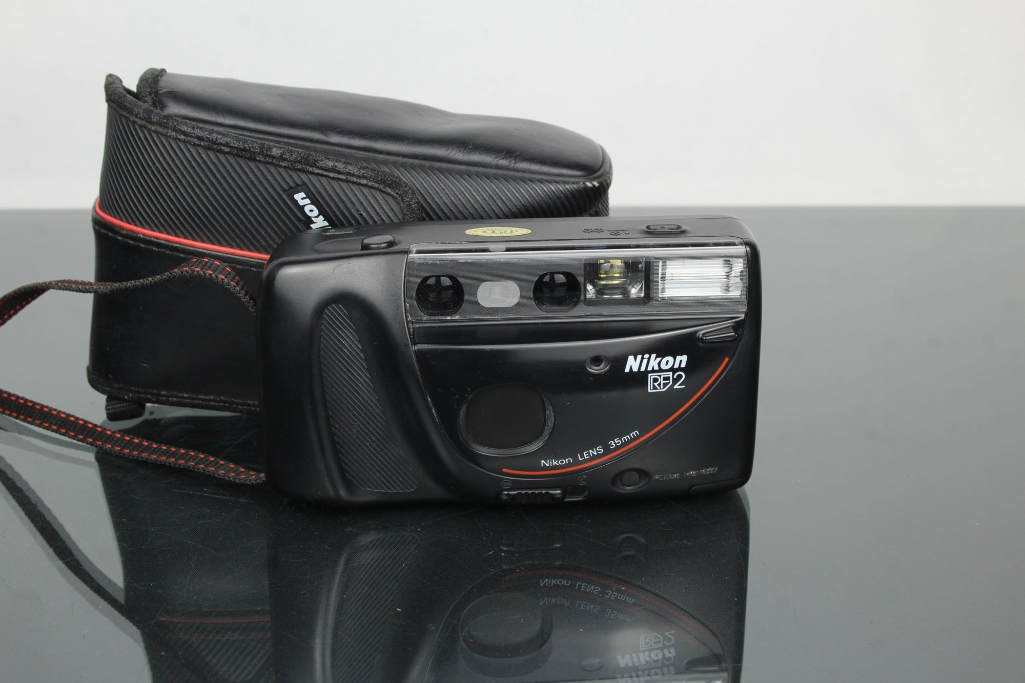 Nikon RF2 - Dutch|Thrift