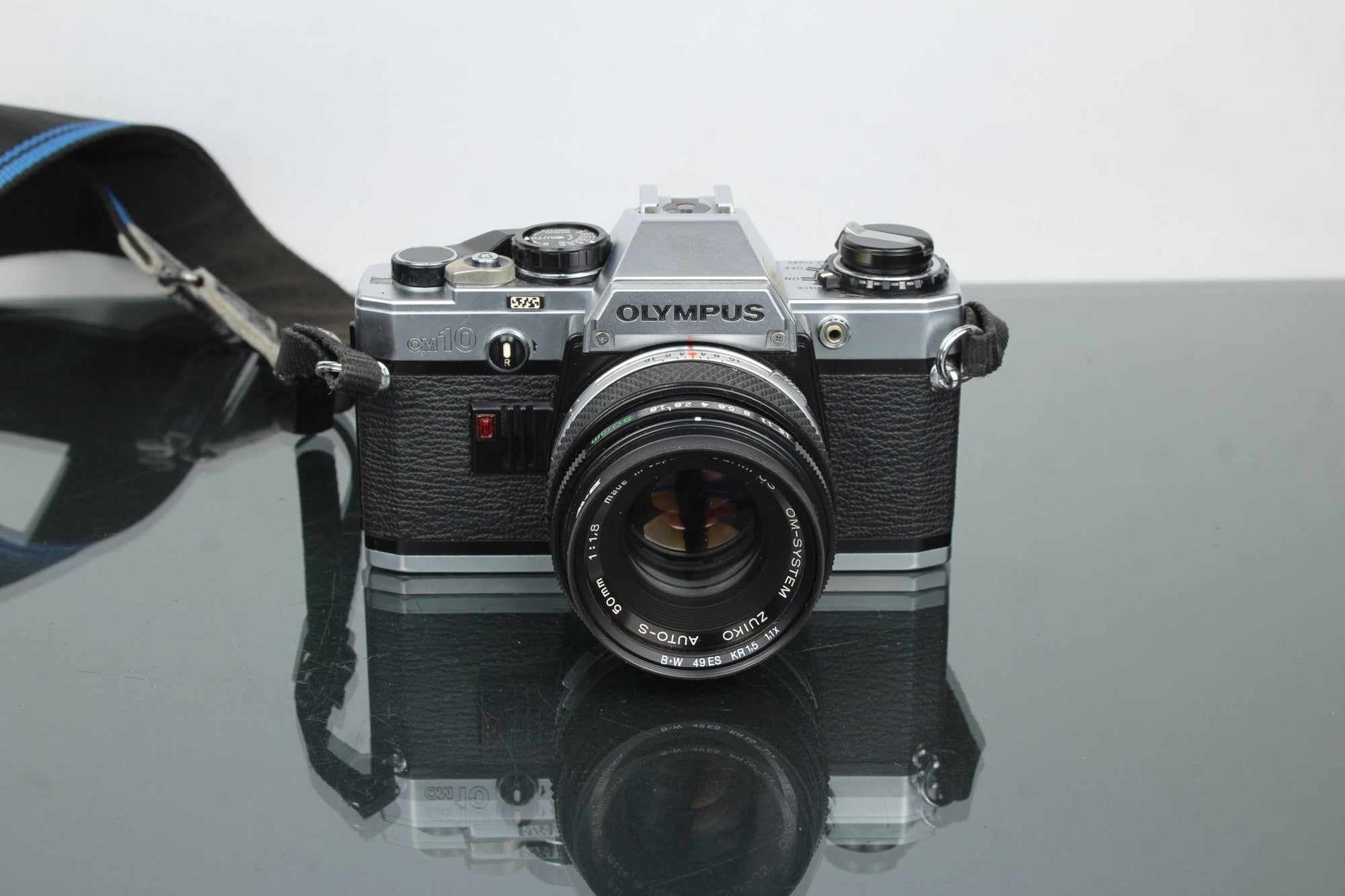 Olympus OM10 + 50mm 1:1.8 OM lens - Dutch|Thrift