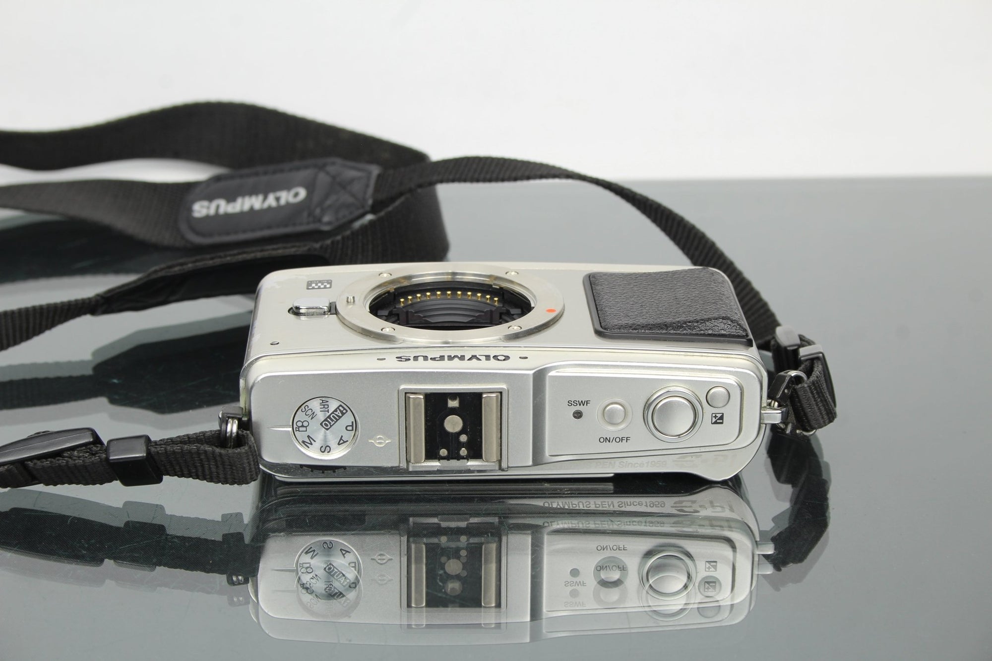 Olympus Pen E - P1 - Dutch|Thrift