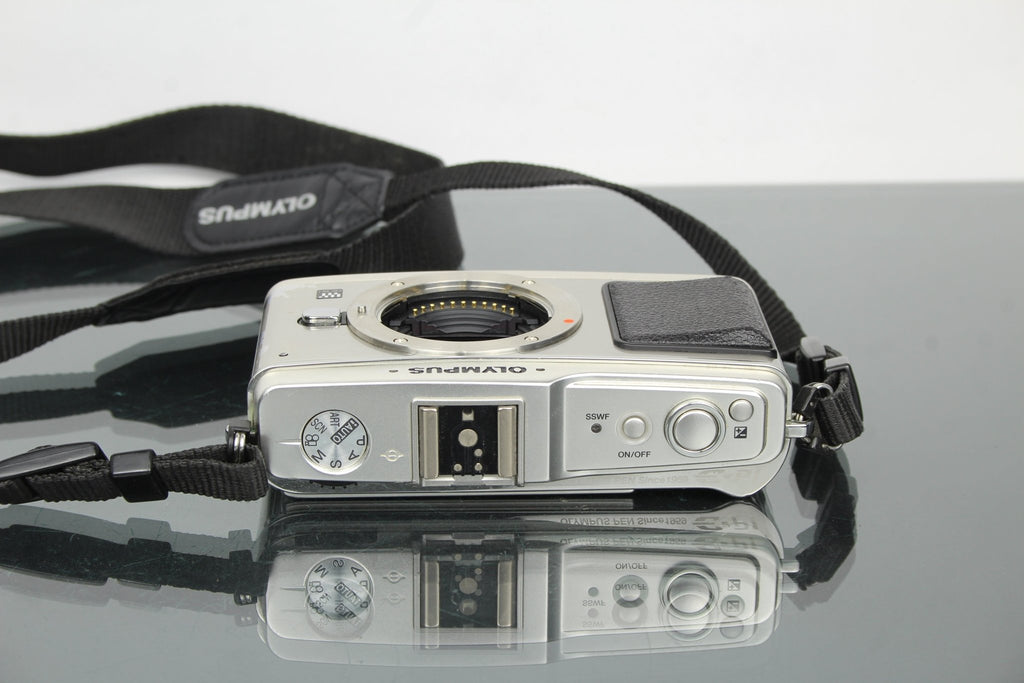 Olympus Pen E - P1 - Dutch|Thrift