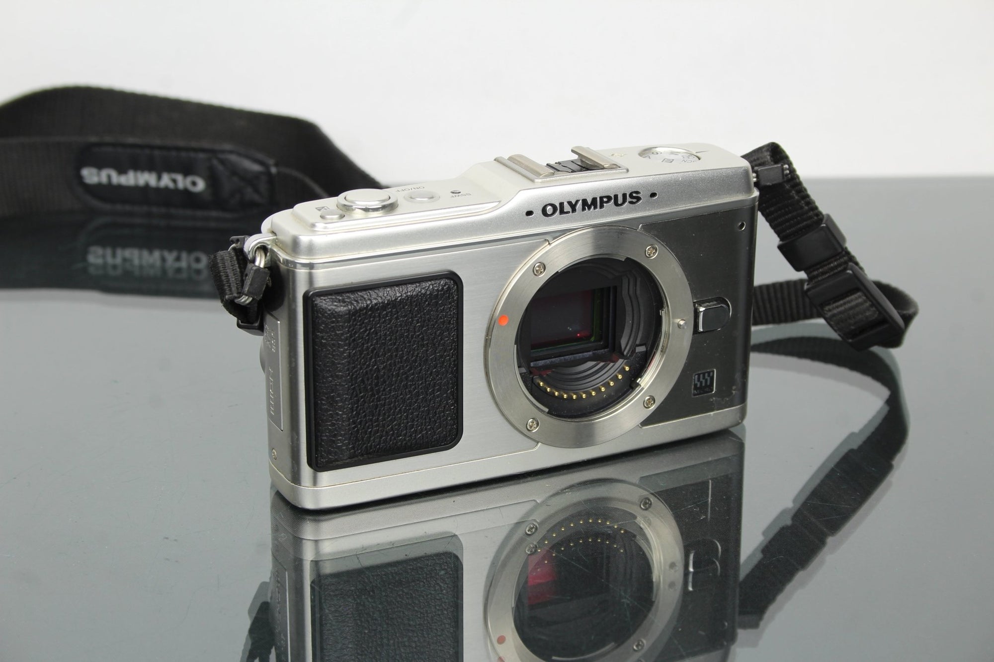 Olympus Pen E - P1 - Dutch|Thrift