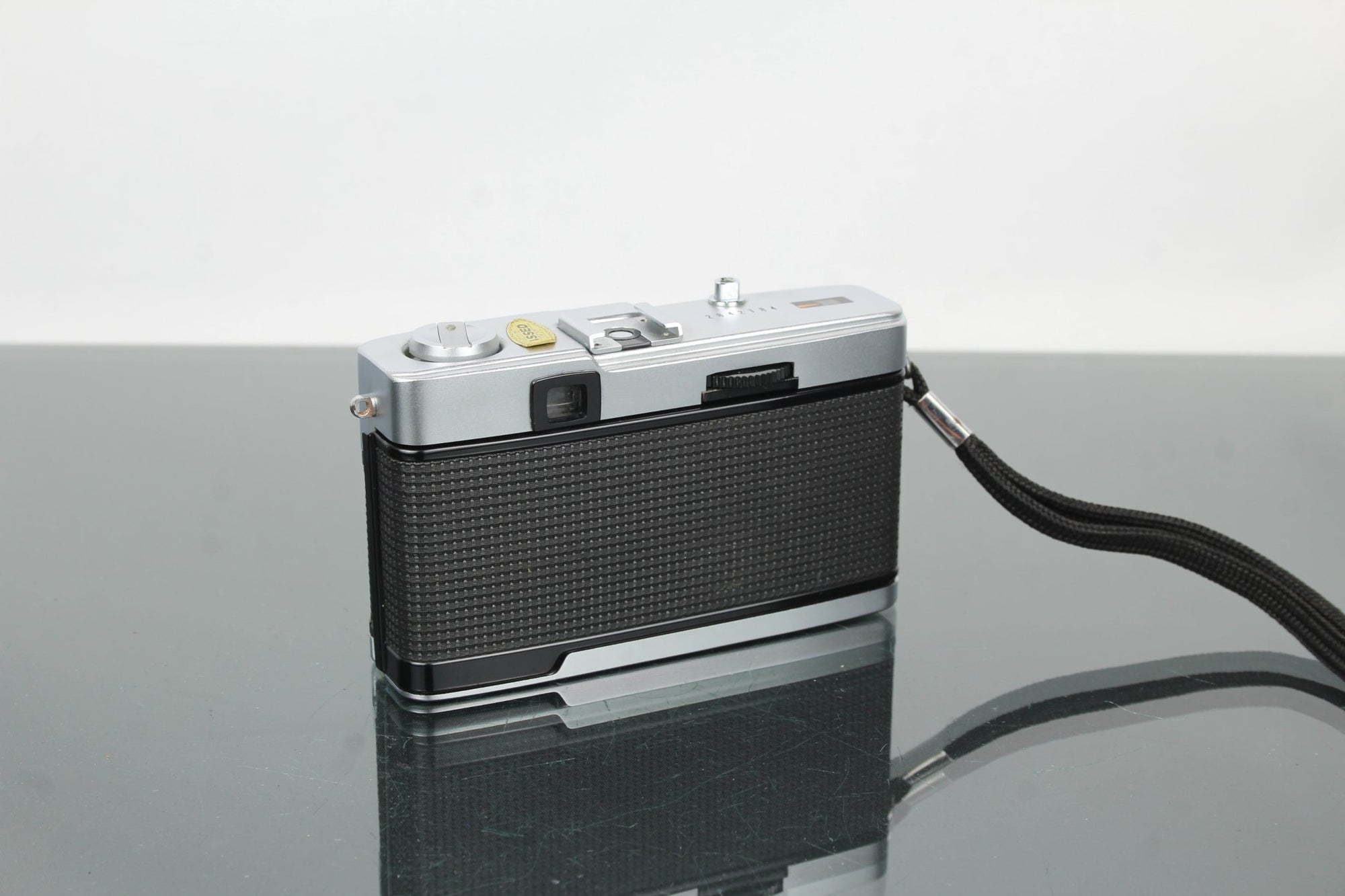 Olympus Trip 35 - Dutch|Thrift