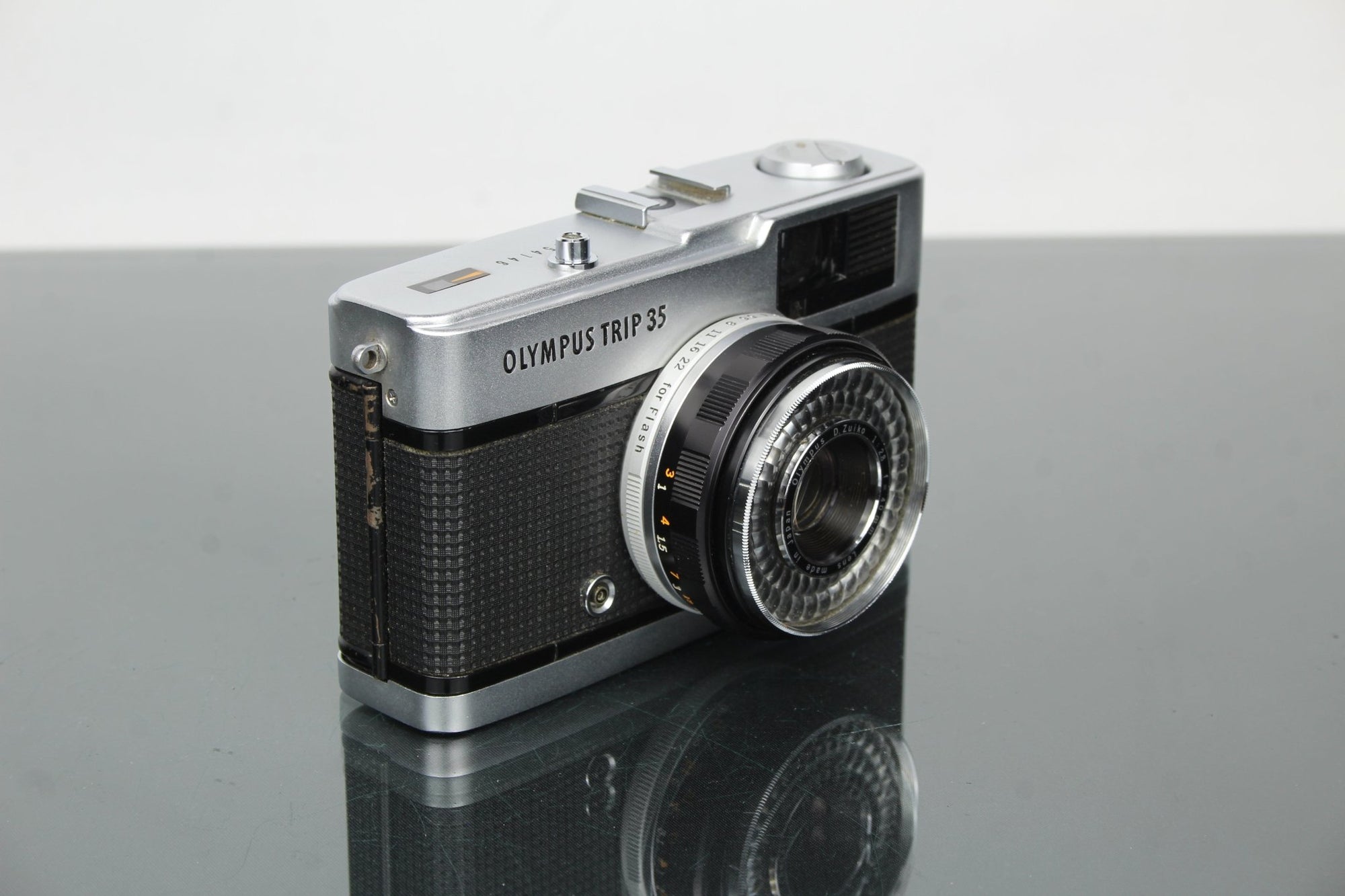 Olympus Trip 35 - Dutch|Thrift