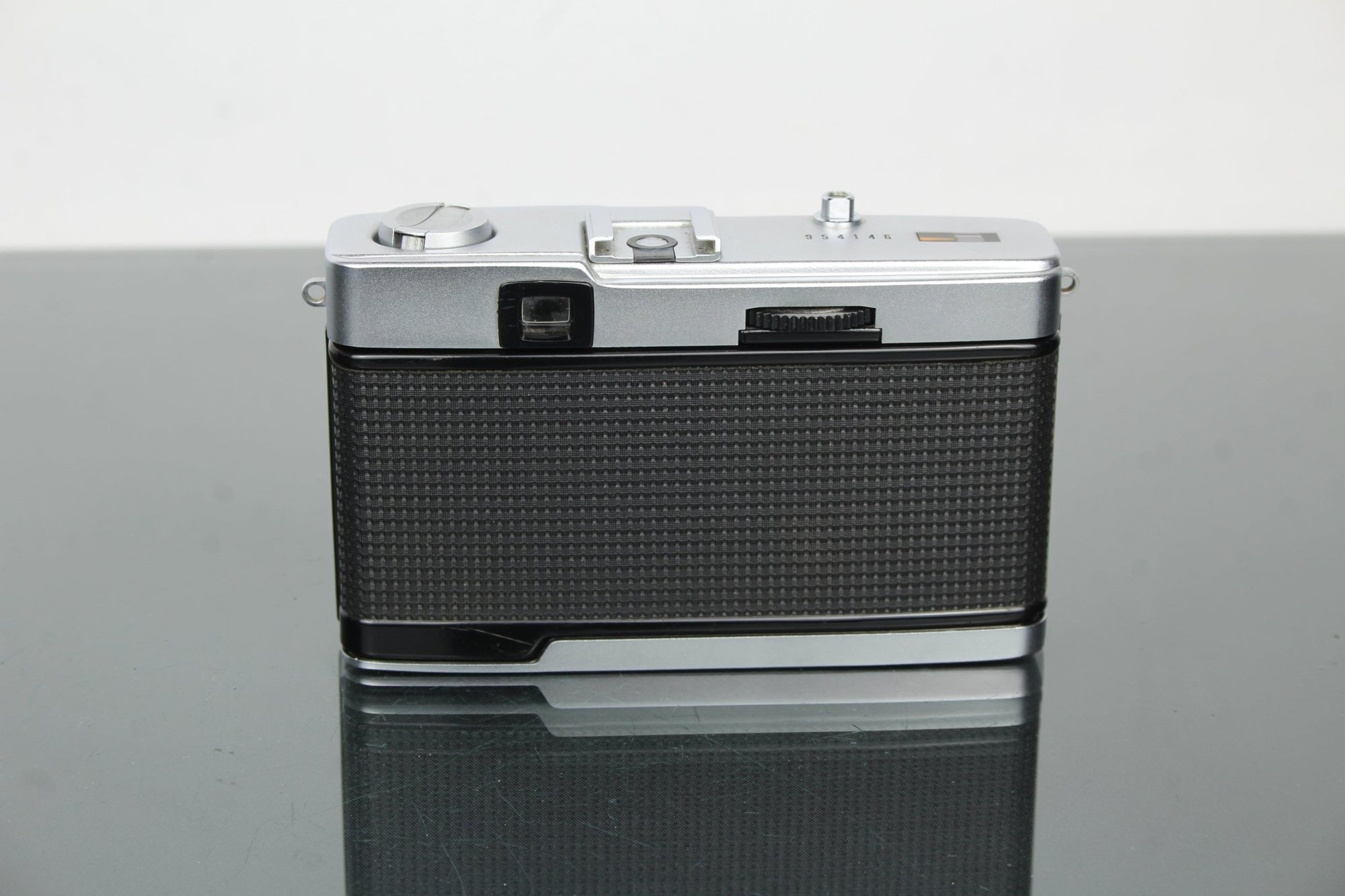 Olympus Trip 35 - Dutch|Thrift