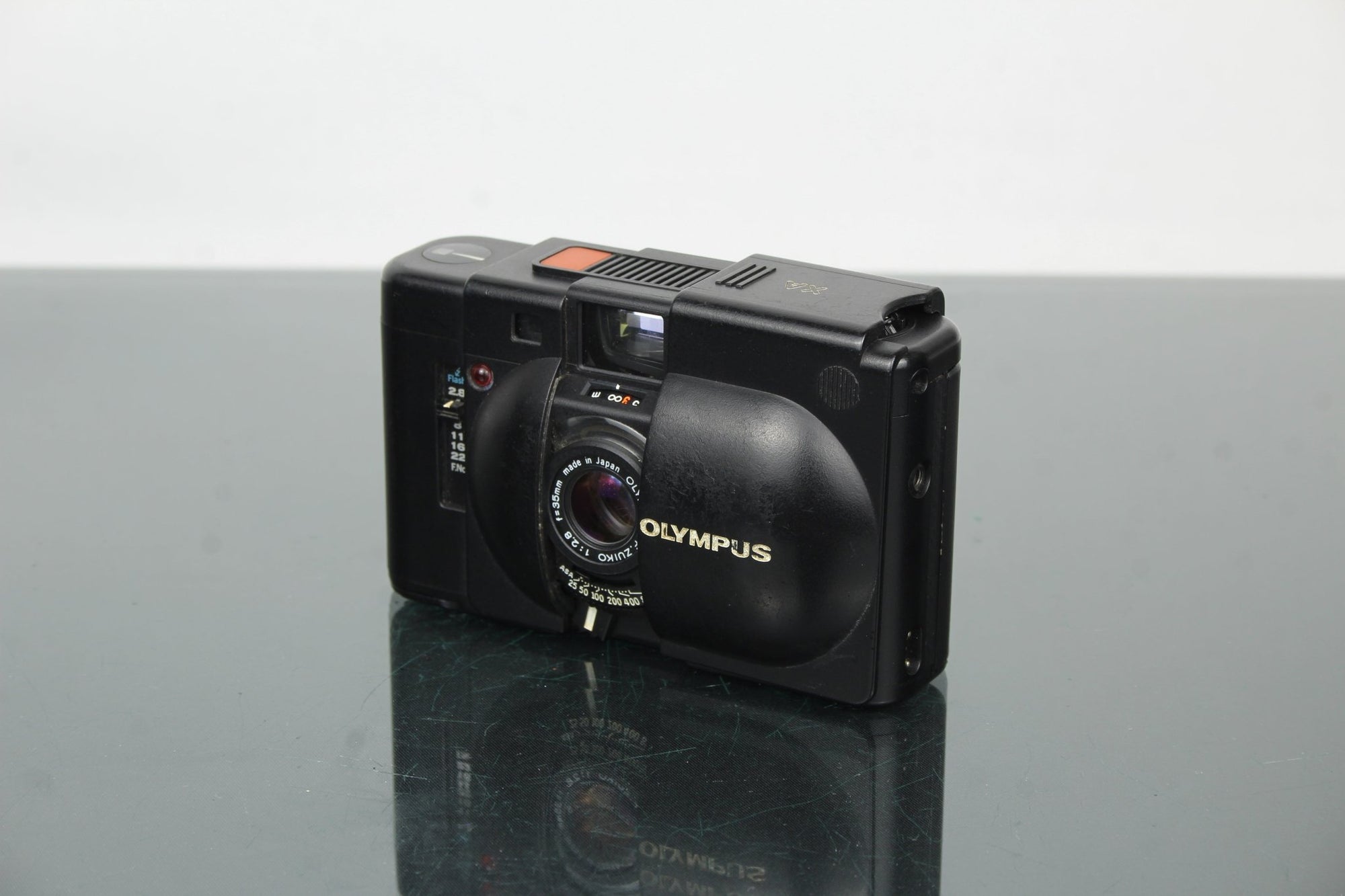 Olympus XA - Dutch|Thrift