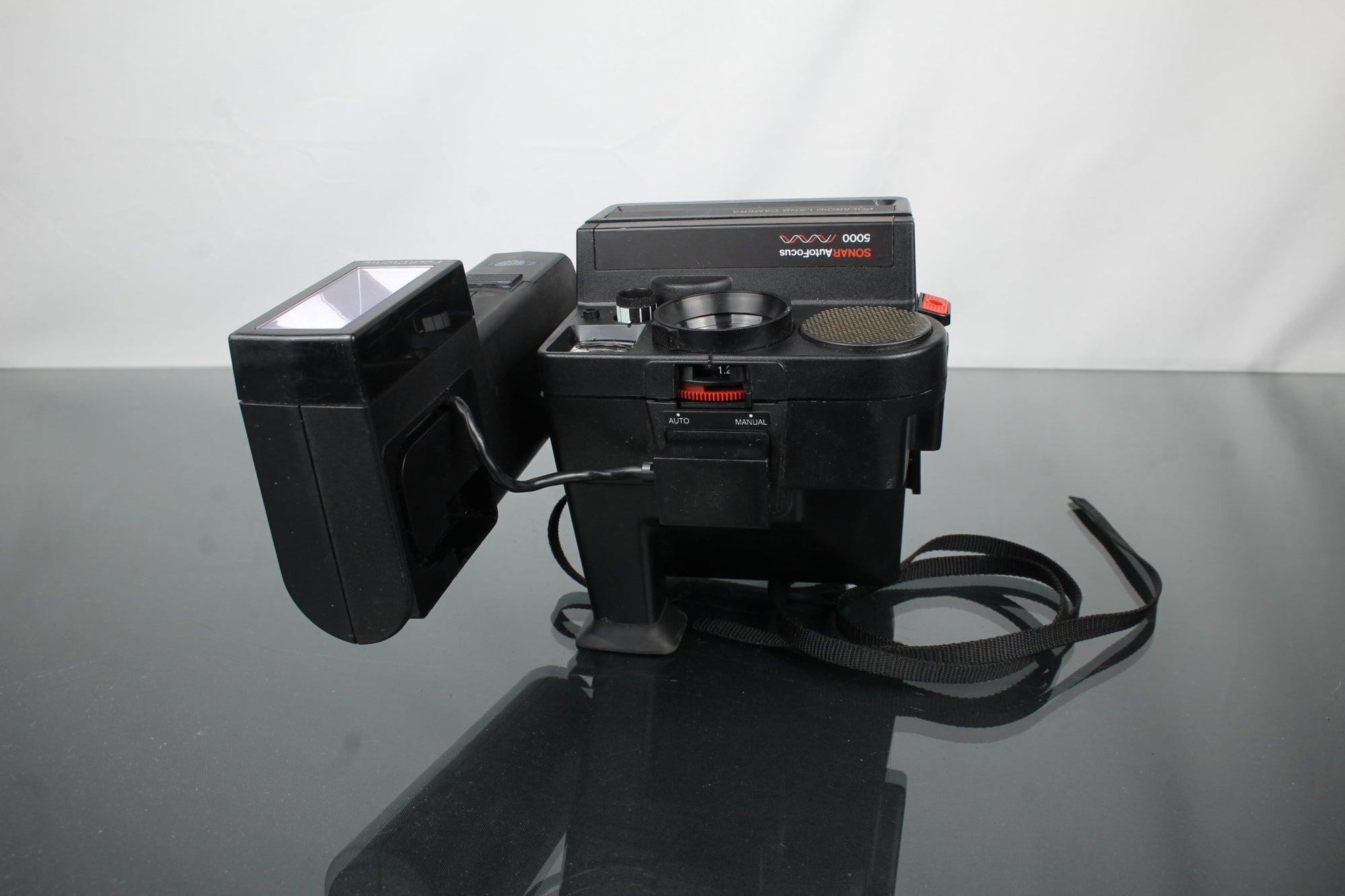 Polaroid Land Camera - Dutch|Thrift