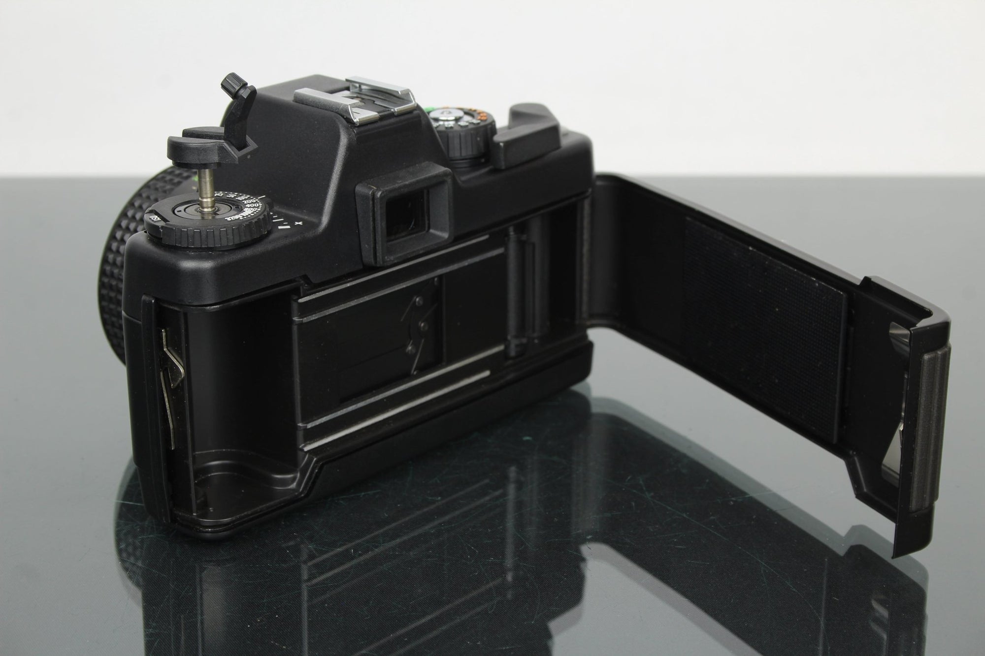 Practica BX20 + Pentacon Praktica 50mm 1.8 lens - Dutch|Thrift