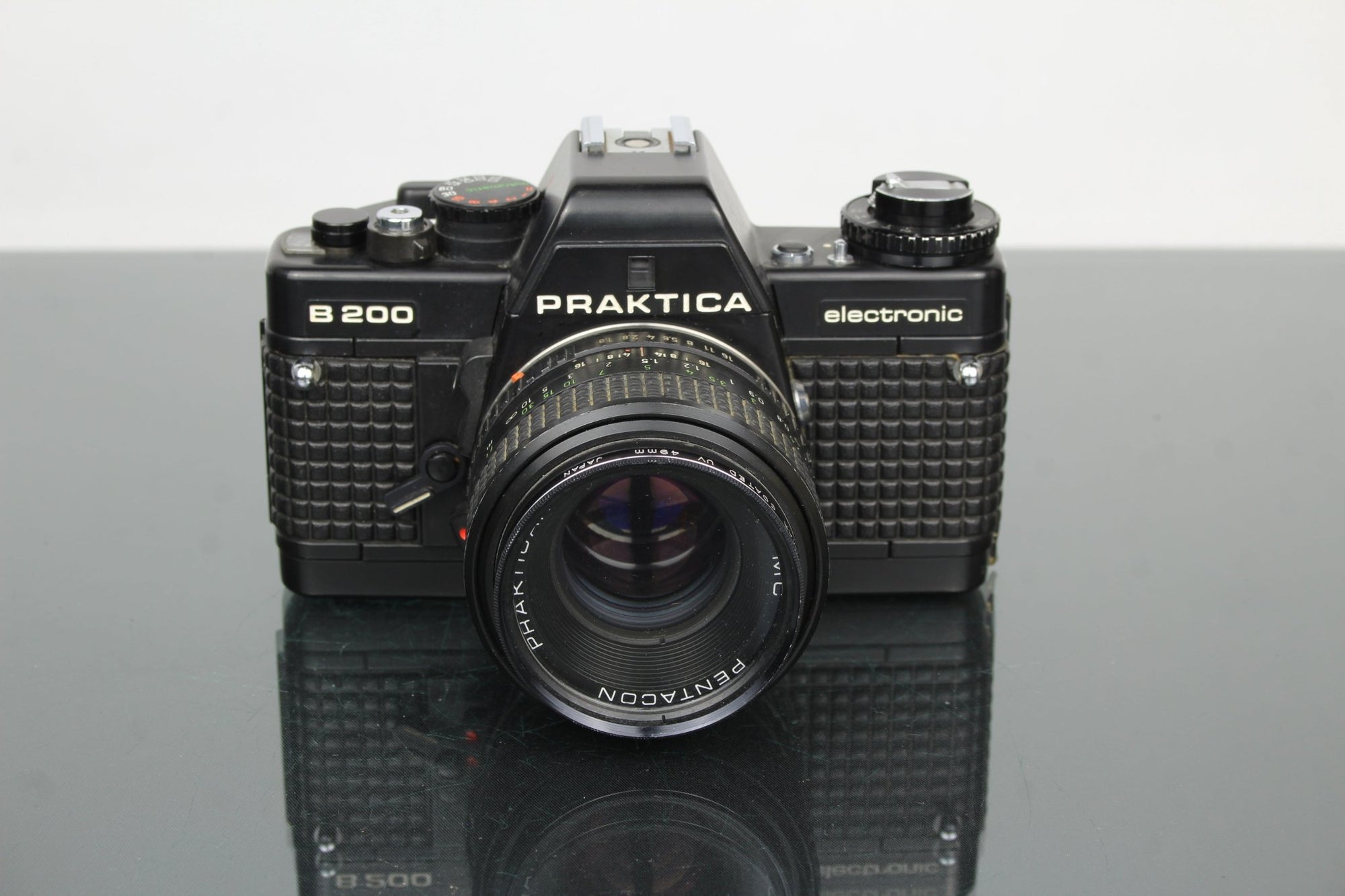 Praktica B200 electronic + Prakticar 50mm 1.8 lens - Dutch|Thrift