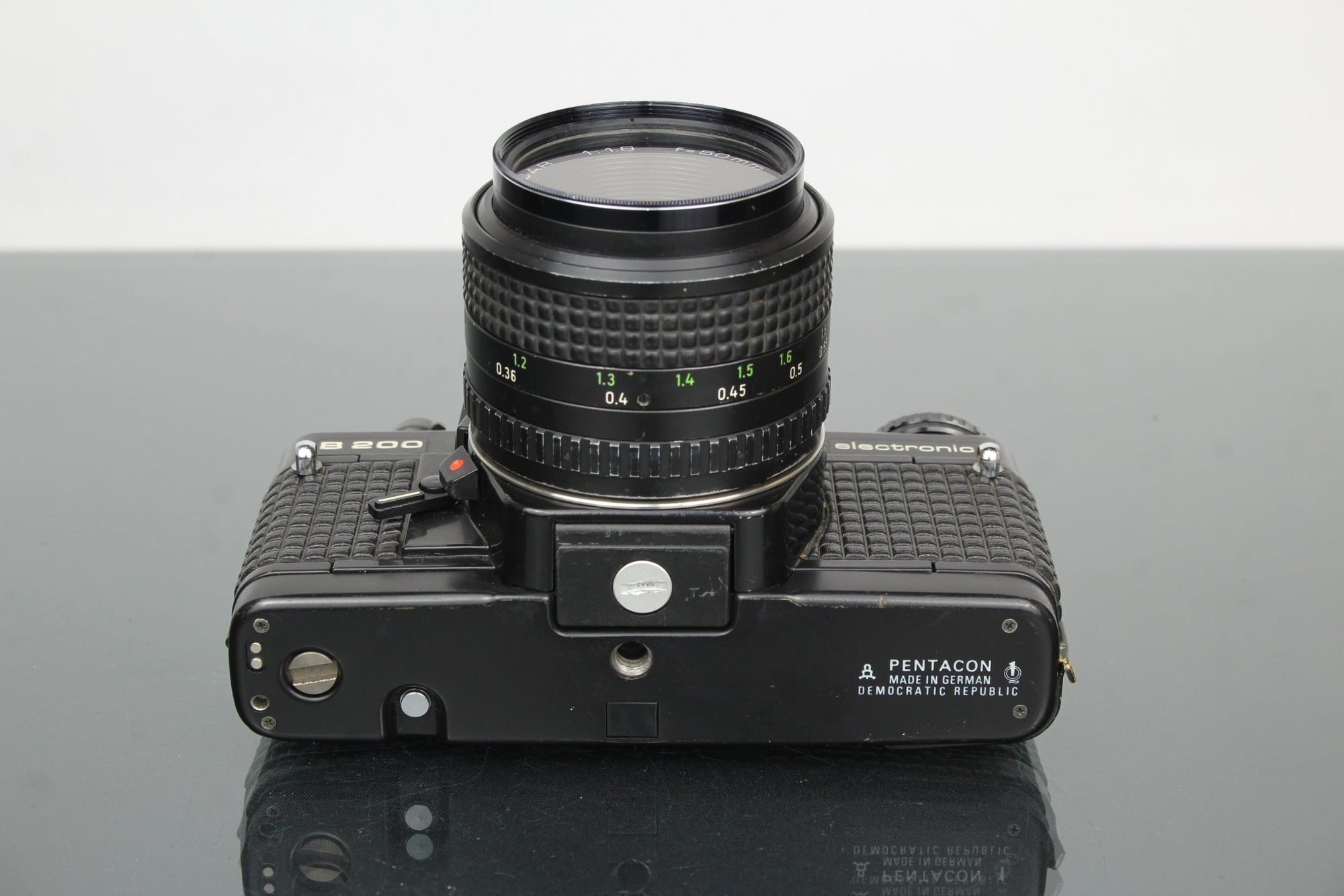 Praktica B200 electronic + Prakticar 50mm 1.8 lens - Dutch|Thrift