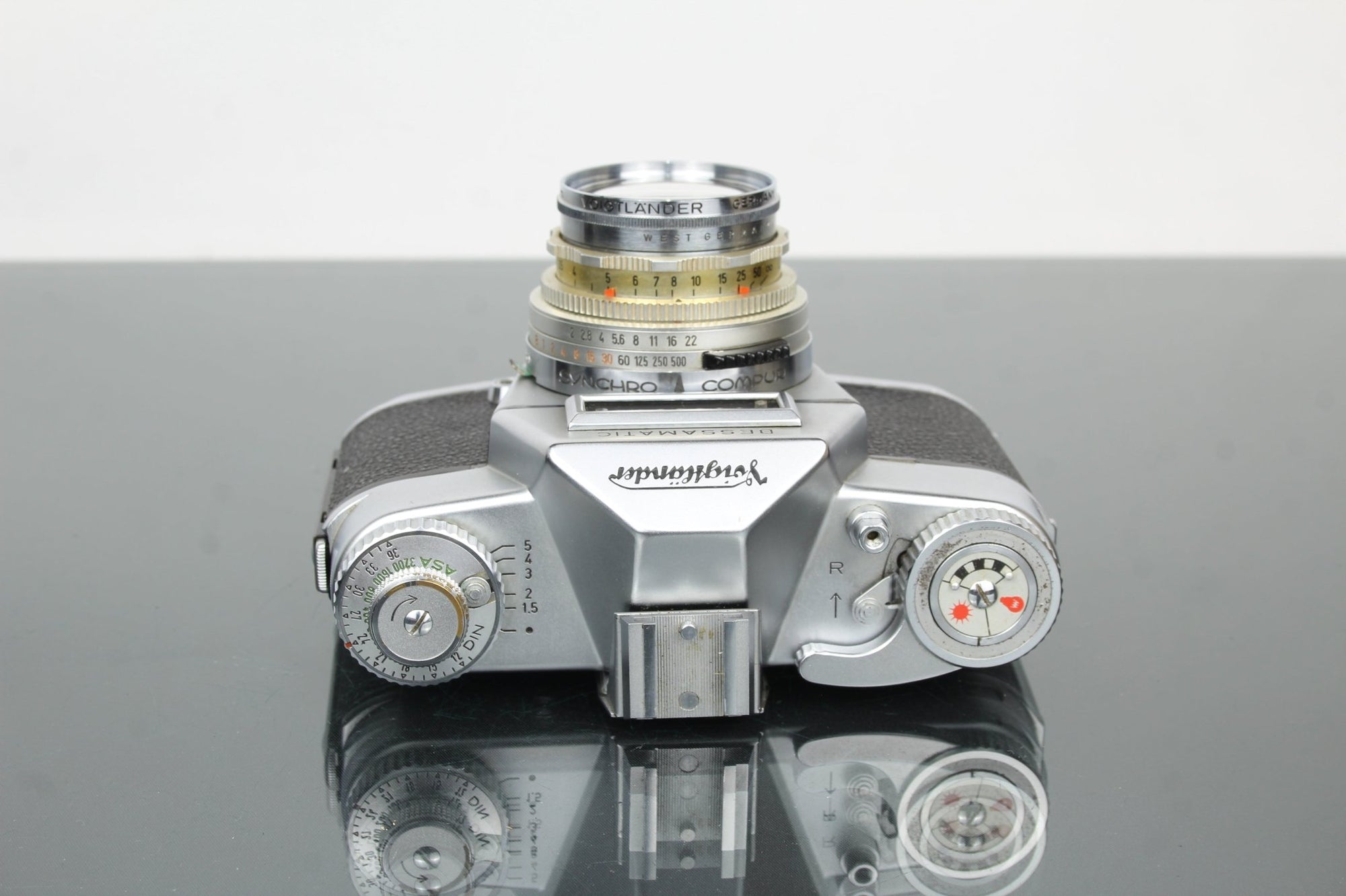 Voigtlander Bessamatic + 50mm f/2.8 Color - Skopar lens - Dutch|Thrift