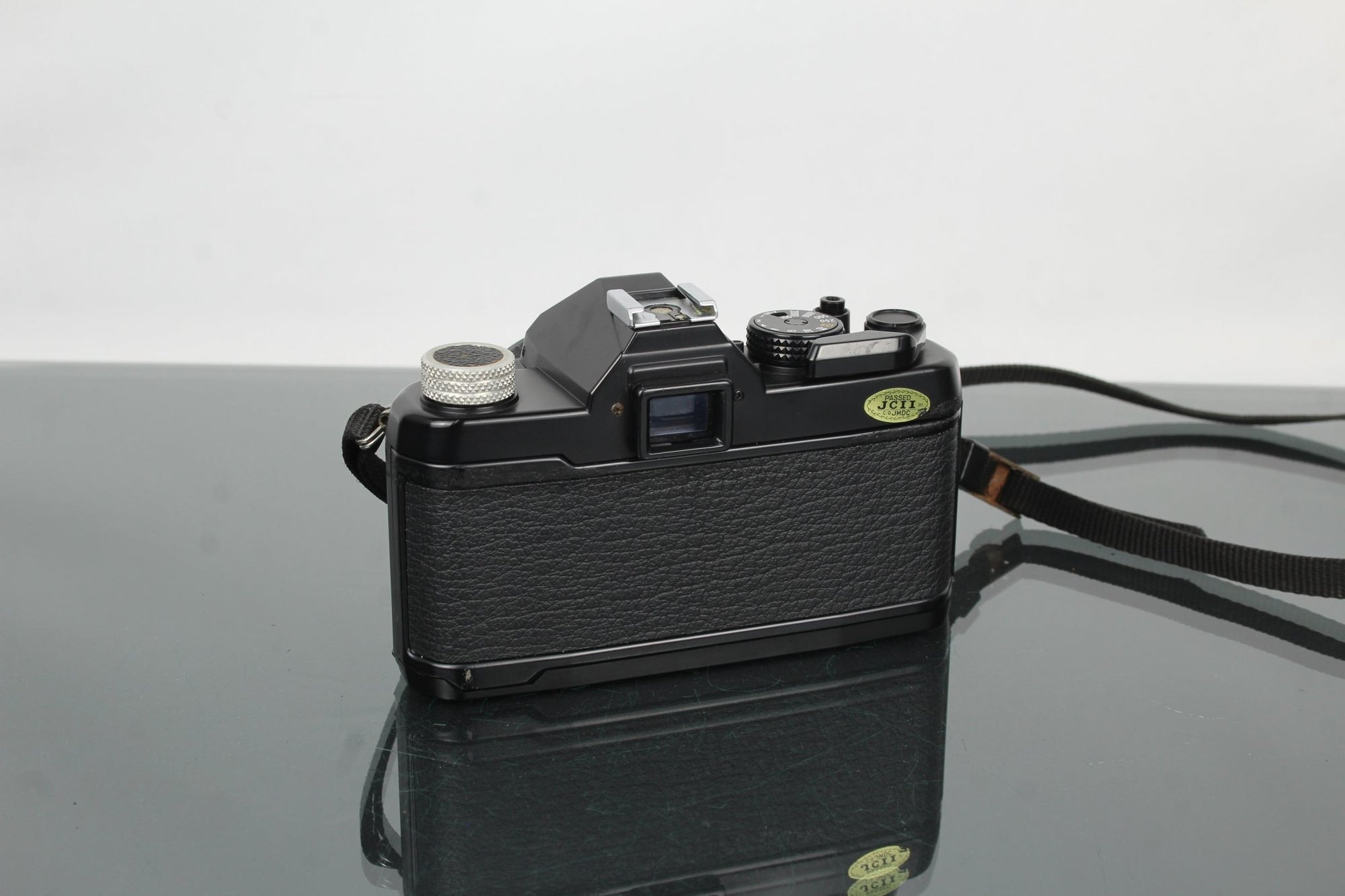 Yashica FX - 3 super 2000 + ML 50mm 1:1.9 lens - Dutch|Thrift