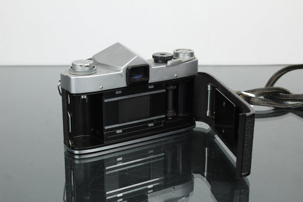 Yashica reflex 35 + Yashinon 1:2 5CM Lens - Dutch|Thrift