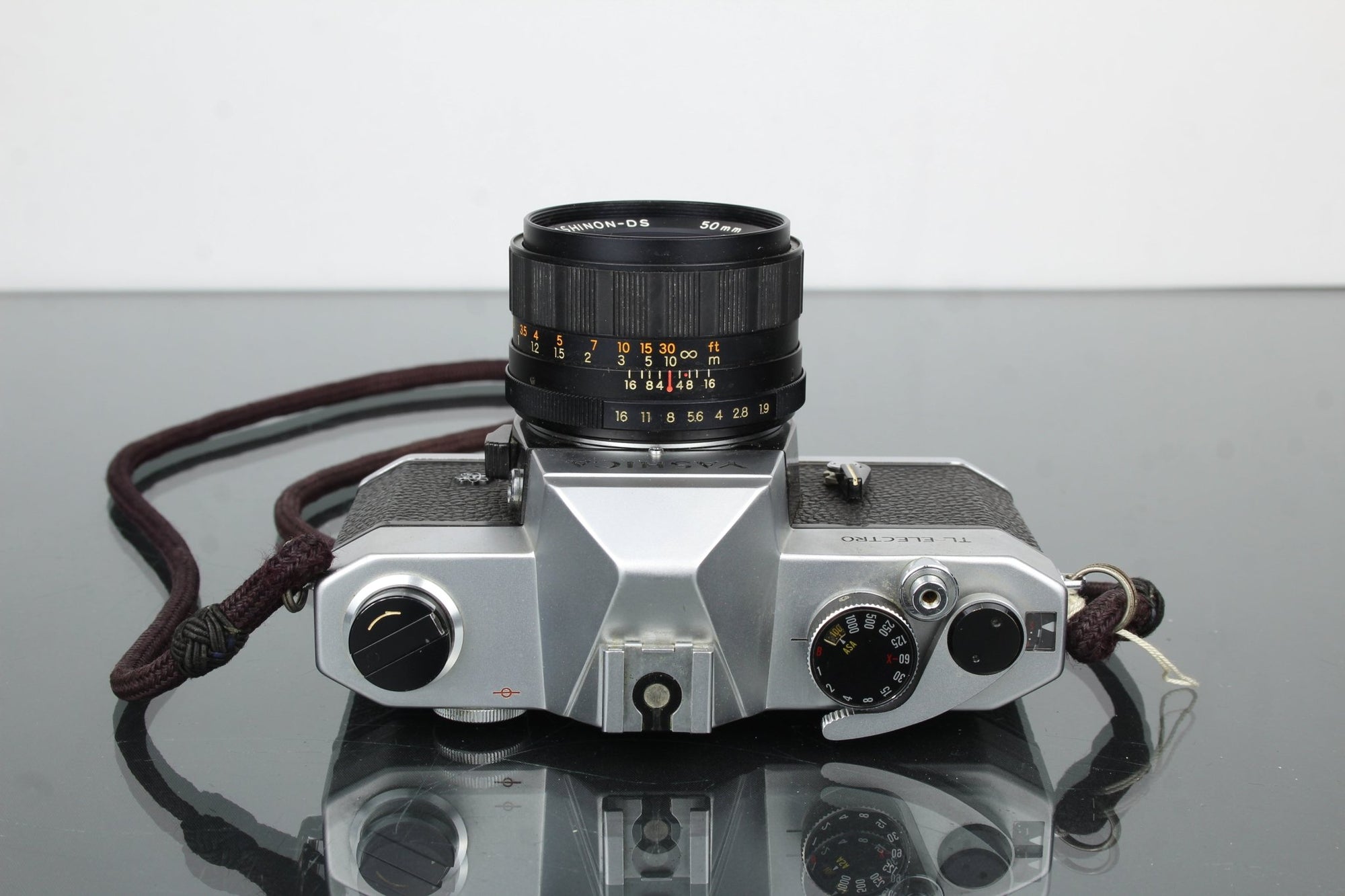 Yashica TL - electro + 50mm 1:1.9 Yashica lens - Dutch|Thrift