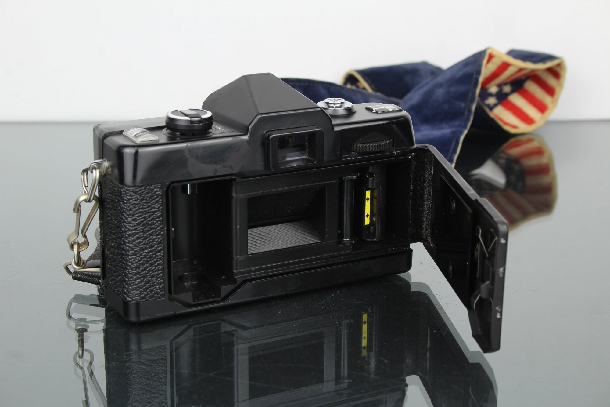 Yumica RFX - 1 + 2.8 40mm Yumica lens - Dutch|Thrift